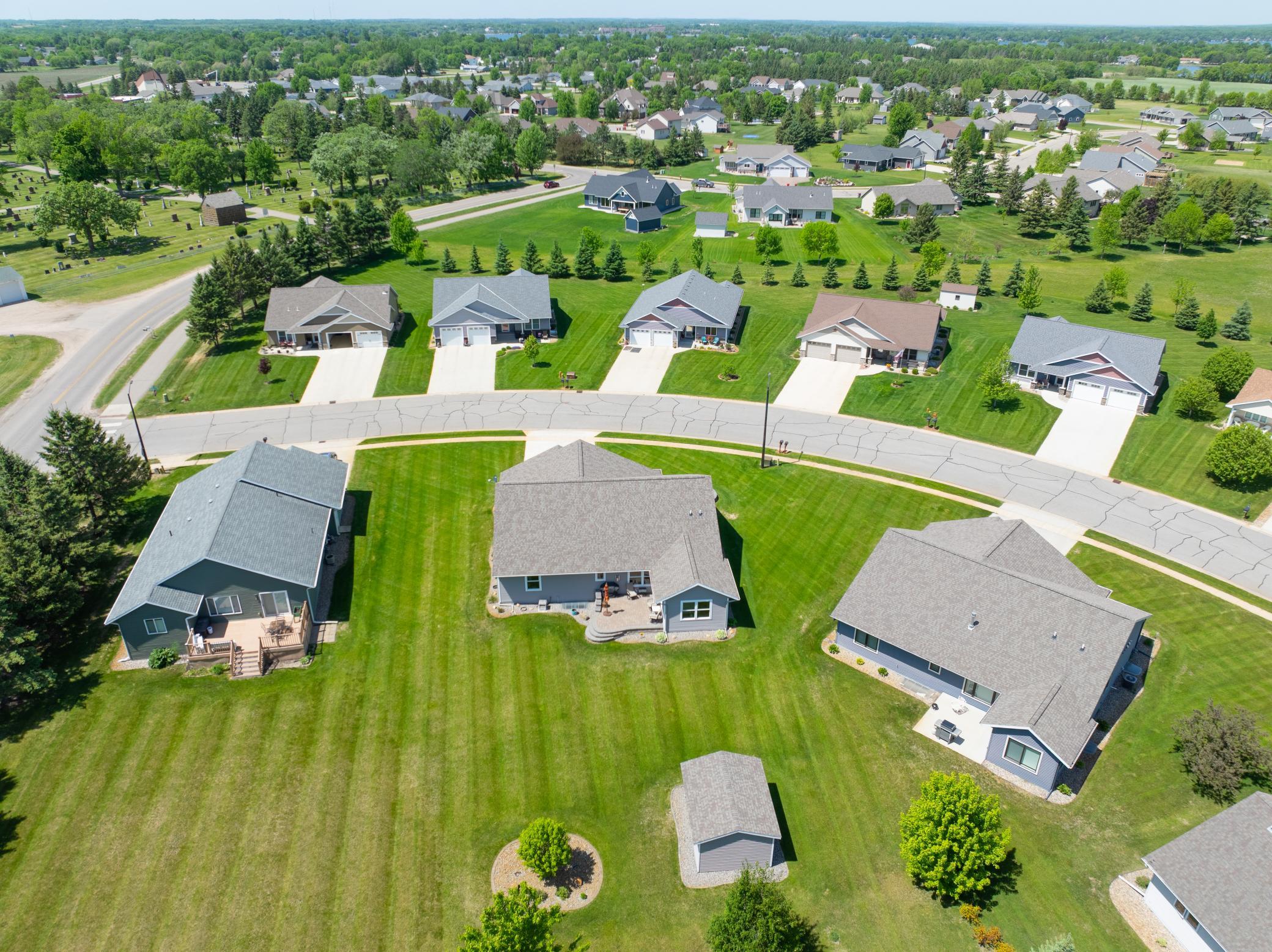 2019 single family home for sale at 614 Dewberry Lane in Alexandria, MN — 4 bed, 3 bath (photo 4 of 63)