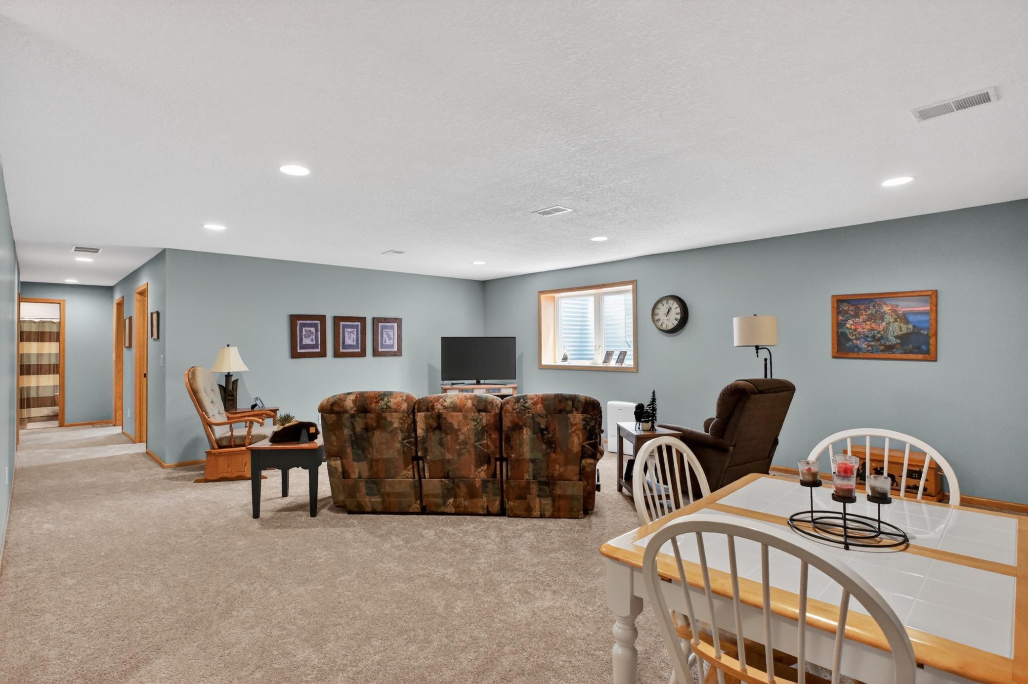 2019 single family home for sale at 614 Dewberry Lane in Alexandria, MN — 4 bed, 3 bath (photo 44 of 63)