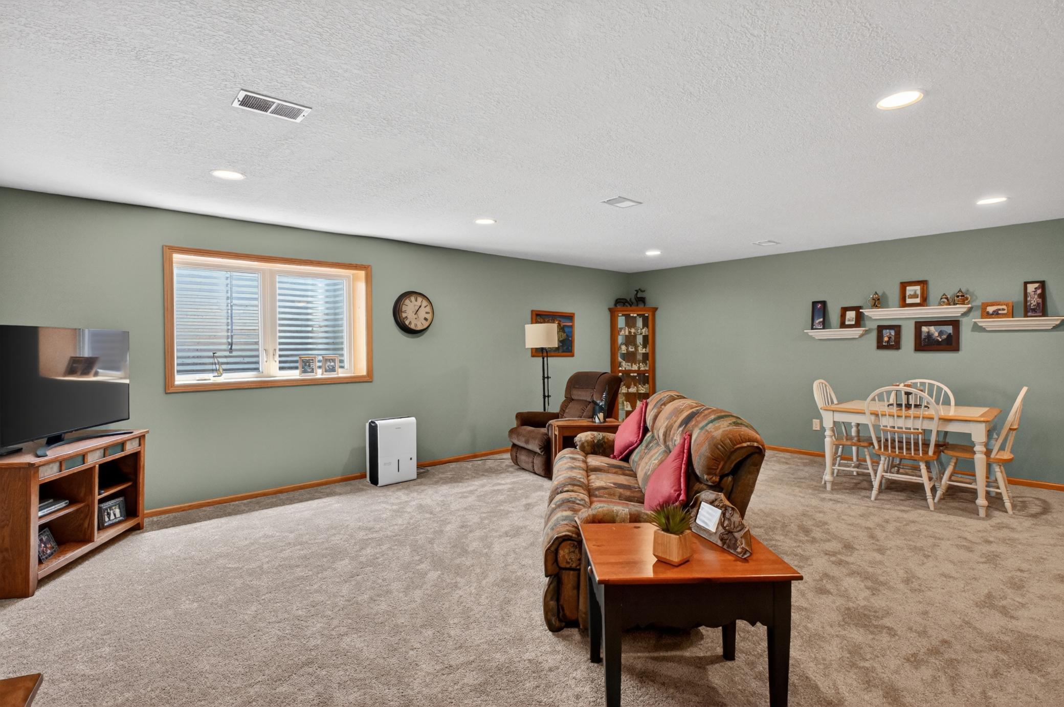 2019 single family home for sale at 614 Dewberry Lane in Alexandria, MN — 4 bed, 3 bath (photo 45 of 63)