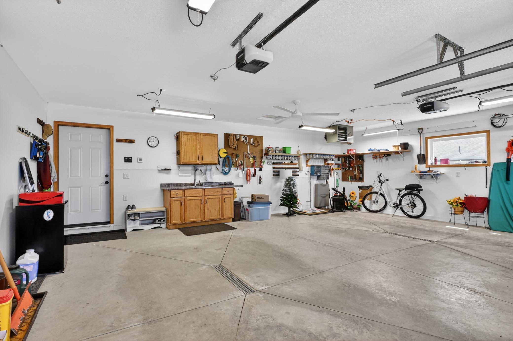 2019 single family home for sale at 614 Dewberry Lane in Alexandria, MN — 4 bed, 3 bath (photo 60 of 63)