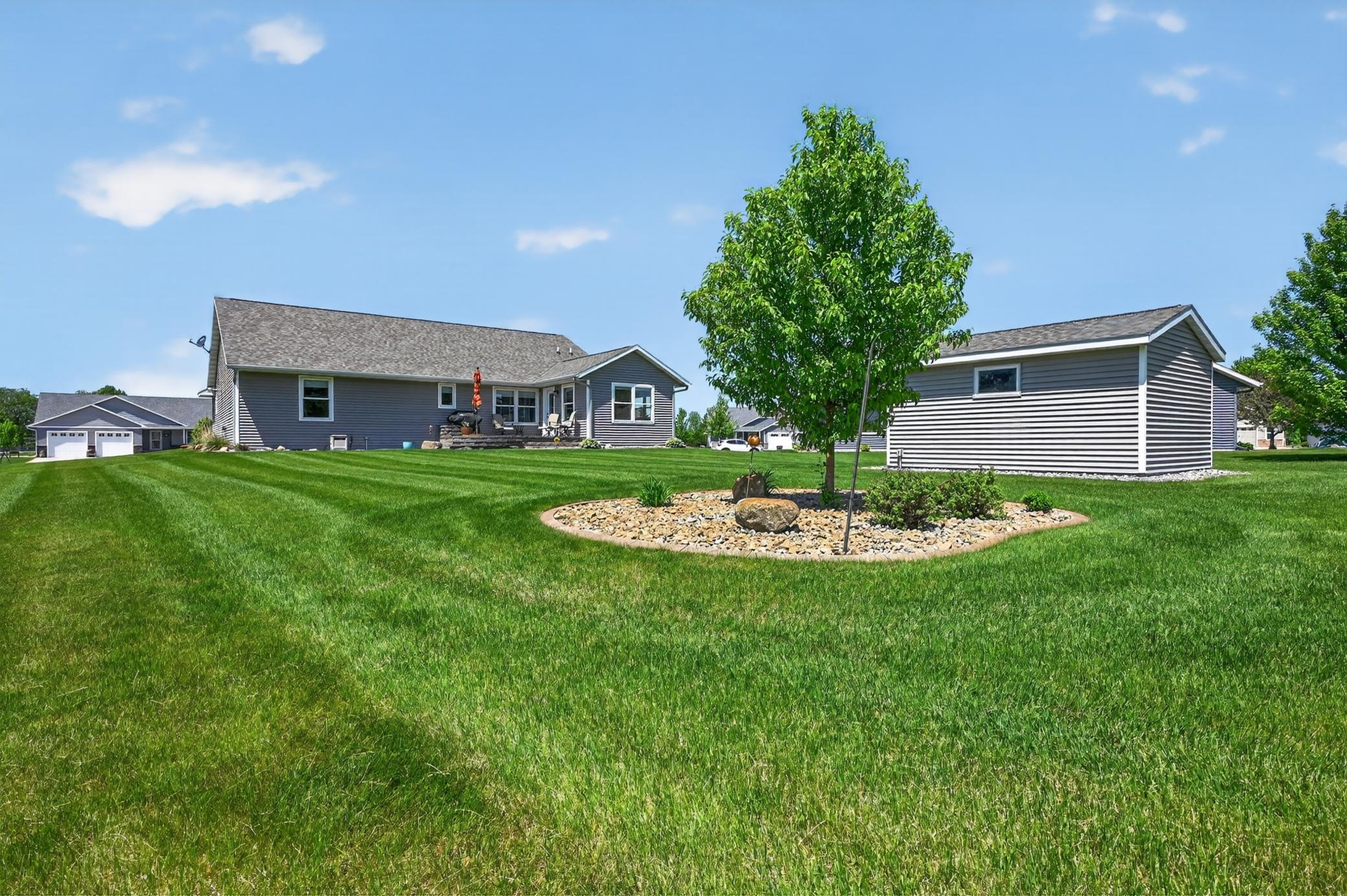 2019 single family home for sale at 614 Dewberry Lane in Alexandria, MN — 4 bed, 3 bath (photo 10 of 63)