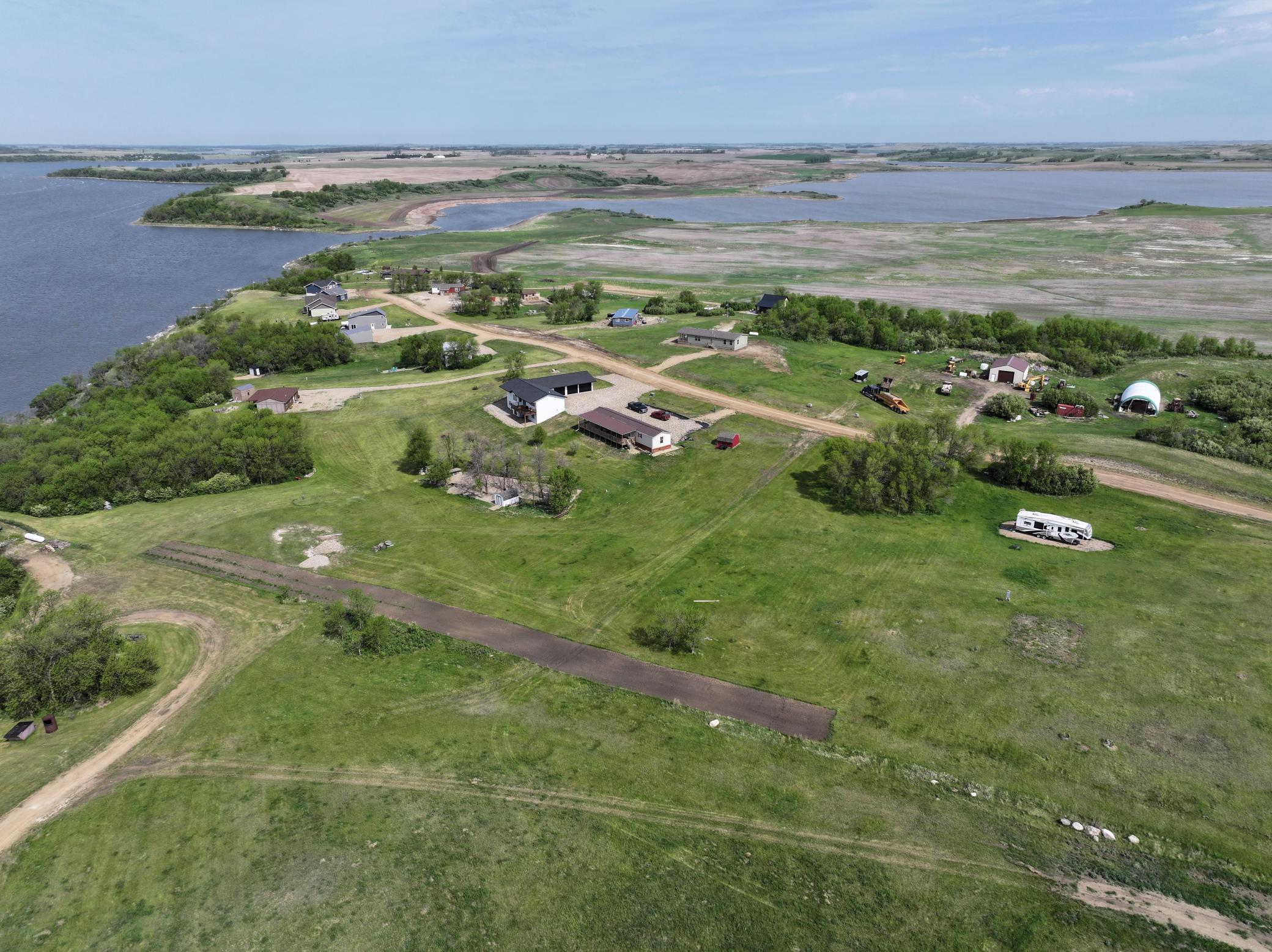 2021 single family home for sale at 2830 G St in Harvey, ND — 3 bed, 2 bath (photo 12 of 43)