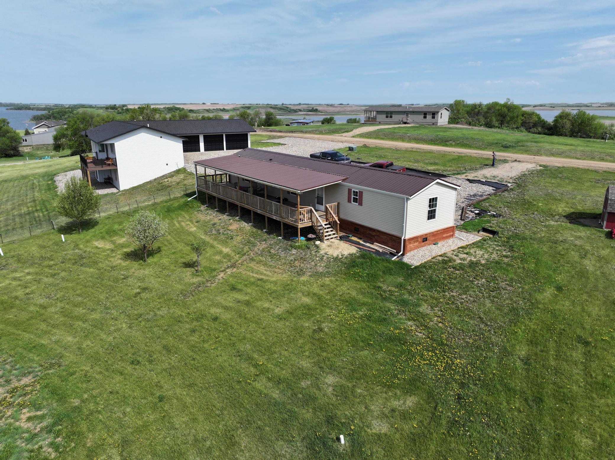 2021 single family home for sale at 2830 G St in Harvey, ND — 3 bed, 2 bath (photo 13 of 43)