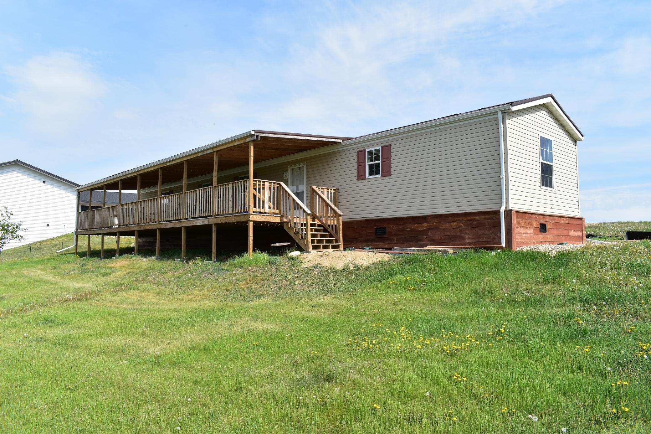 2021 single family home for sale at 2830 G St in Harvey, ND — 3 bed, 2 bath (photo 17 of 43)