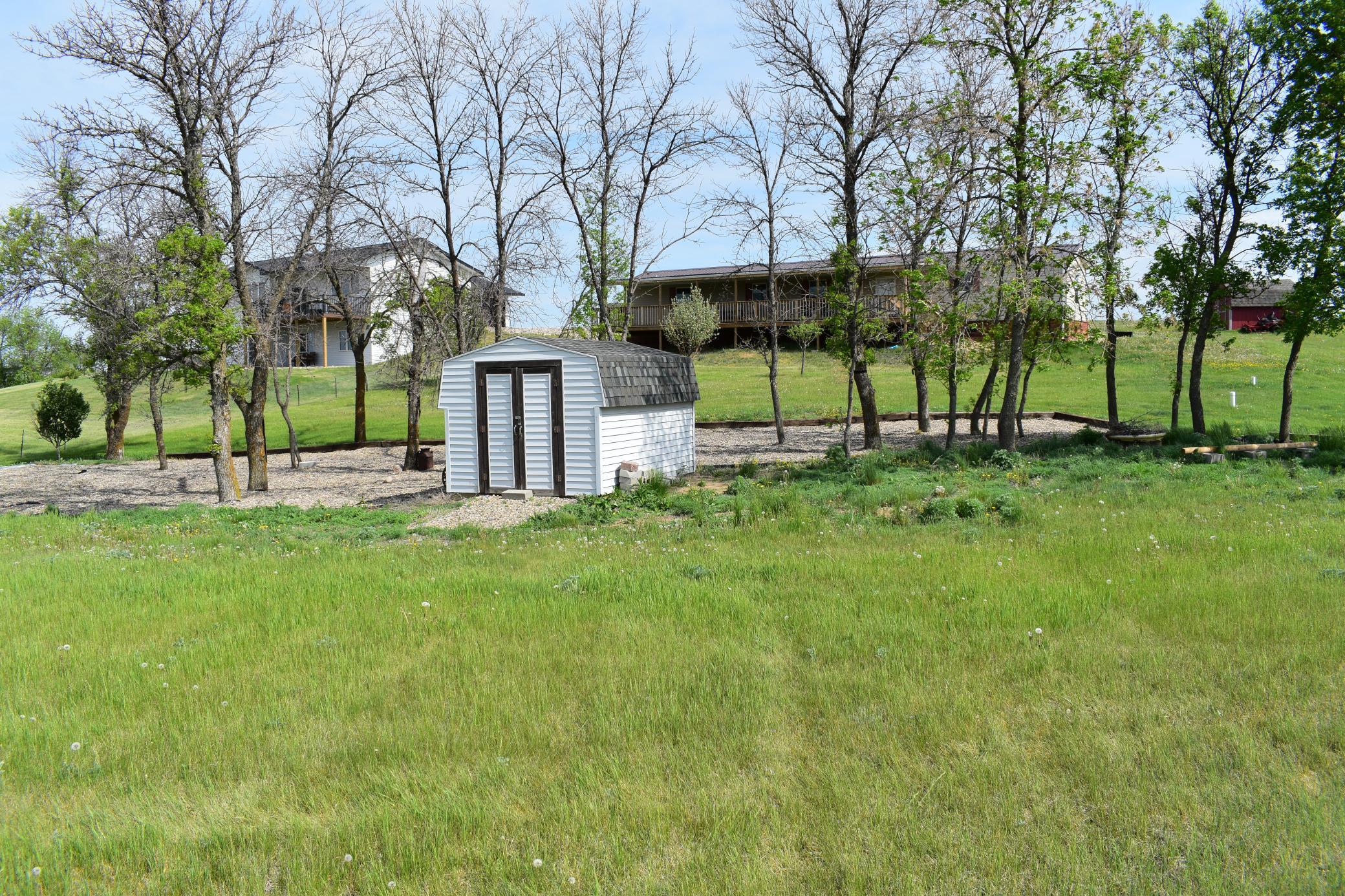 2021 single family home for sale at 2830 G St in Harvey, ND — 3 bed, 2 bath (photo 19 of 43)