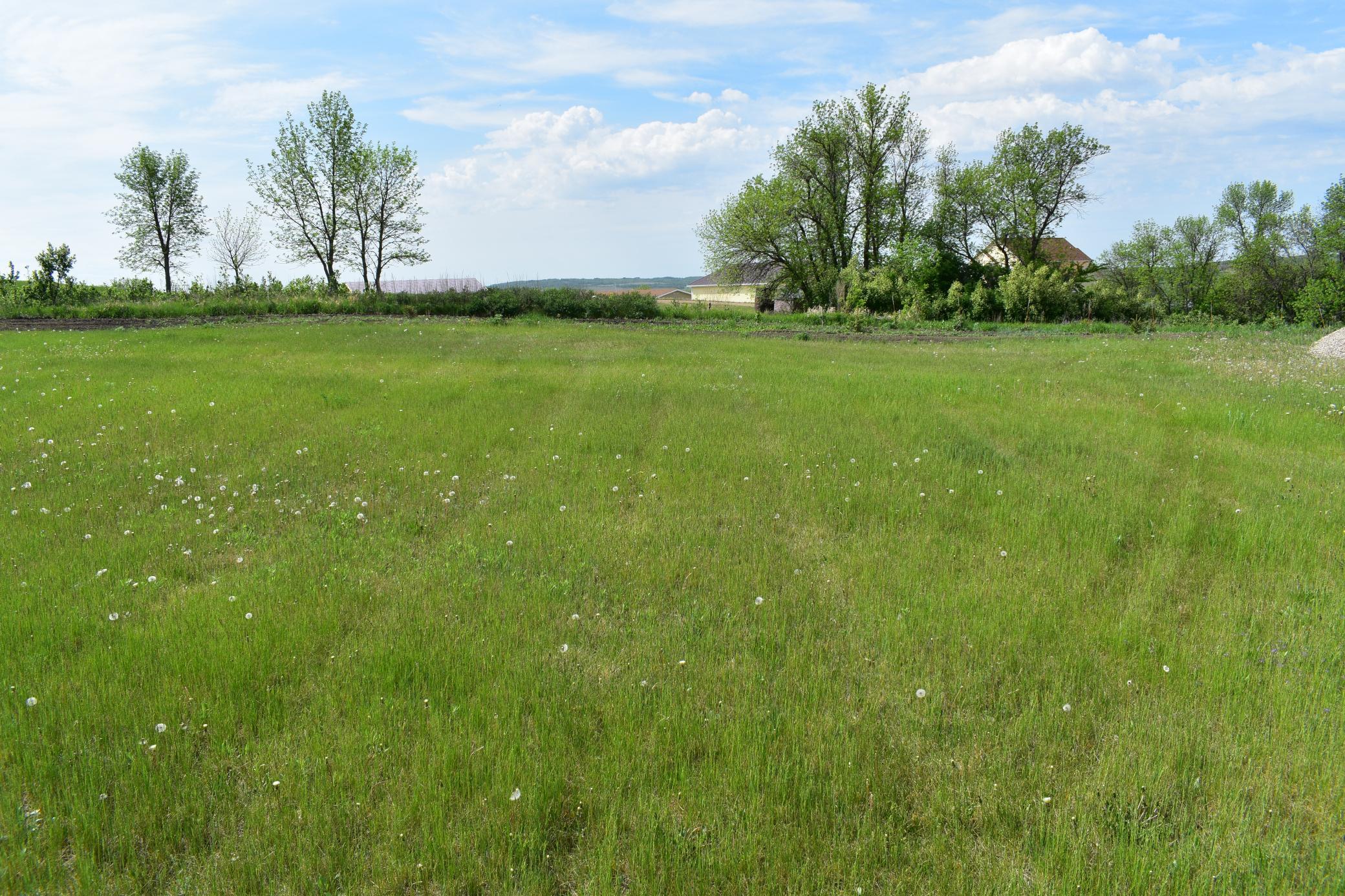 2021 single family home for sale at 2830 G St in Harvey, ND — 3 bed, 2 bath (photo 20 of 43)