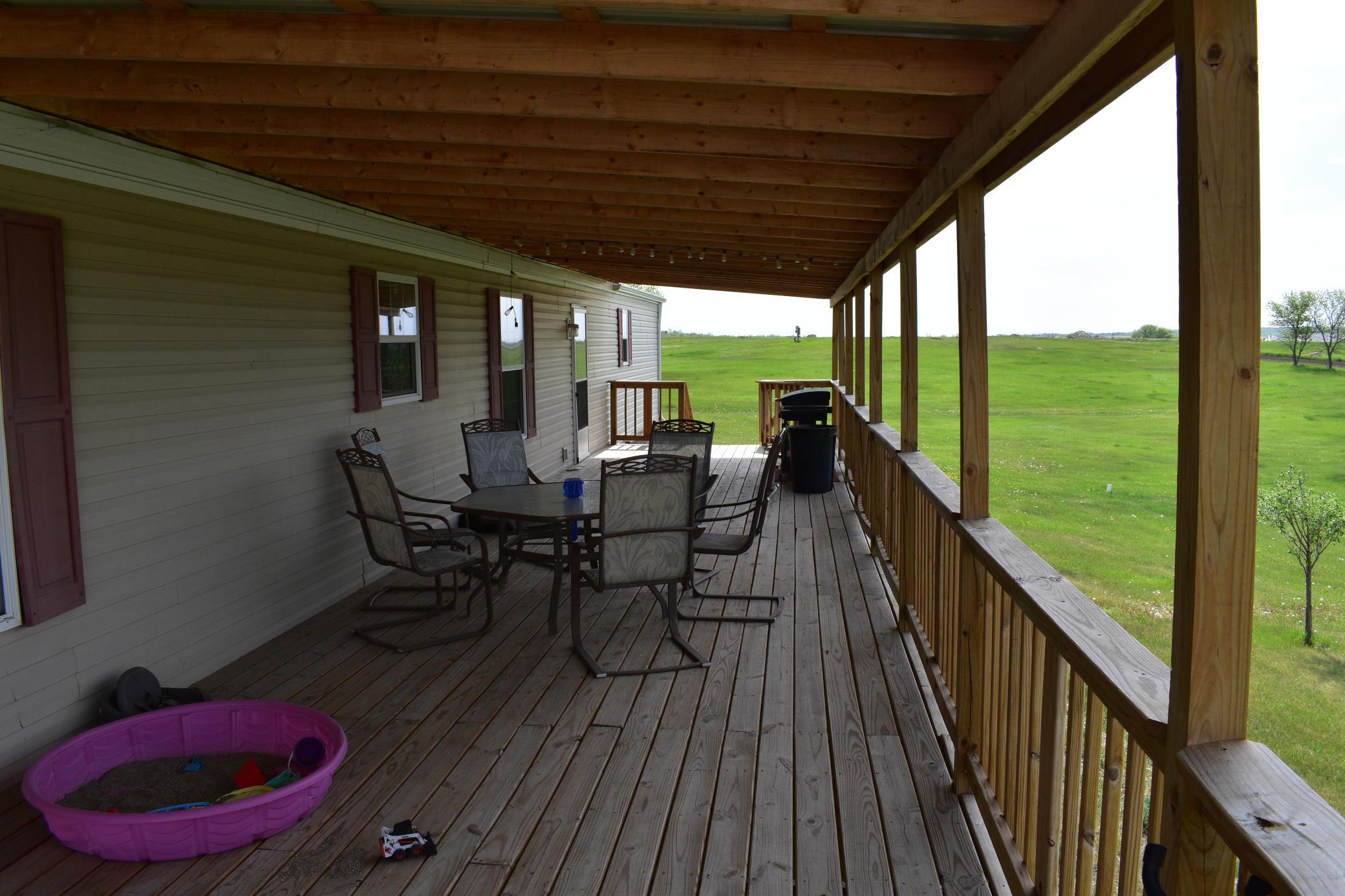 2021 single family home for sale at 2830 G St in Harvey, ND — 3 bed, 2 bath (photo 23 of 43)