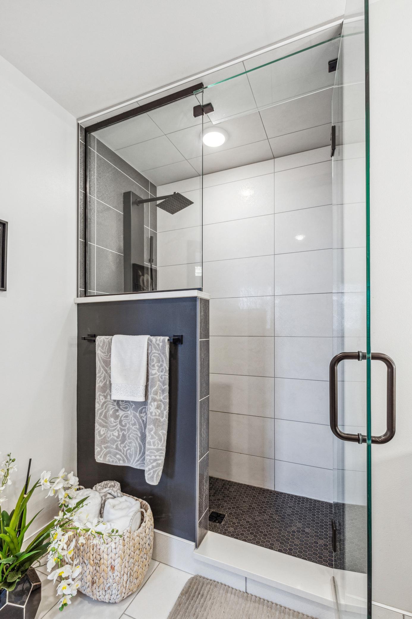 2018 condo for sale at 200 4th Avenue N, Unit 102 in Fargo, ND — 2 bed, 2 bath (photo 22 of 51)