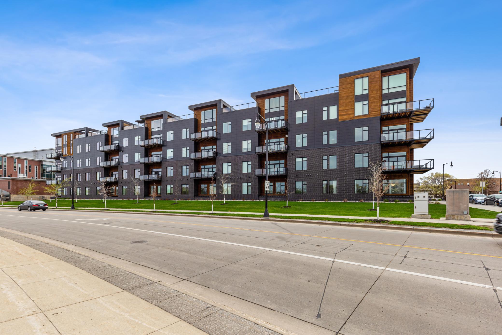 2018 condo for sale at 200 4th Avenue N, Unit 102 in Fargo, ND — 2 bed, 2 bath (photo 39 of 51)