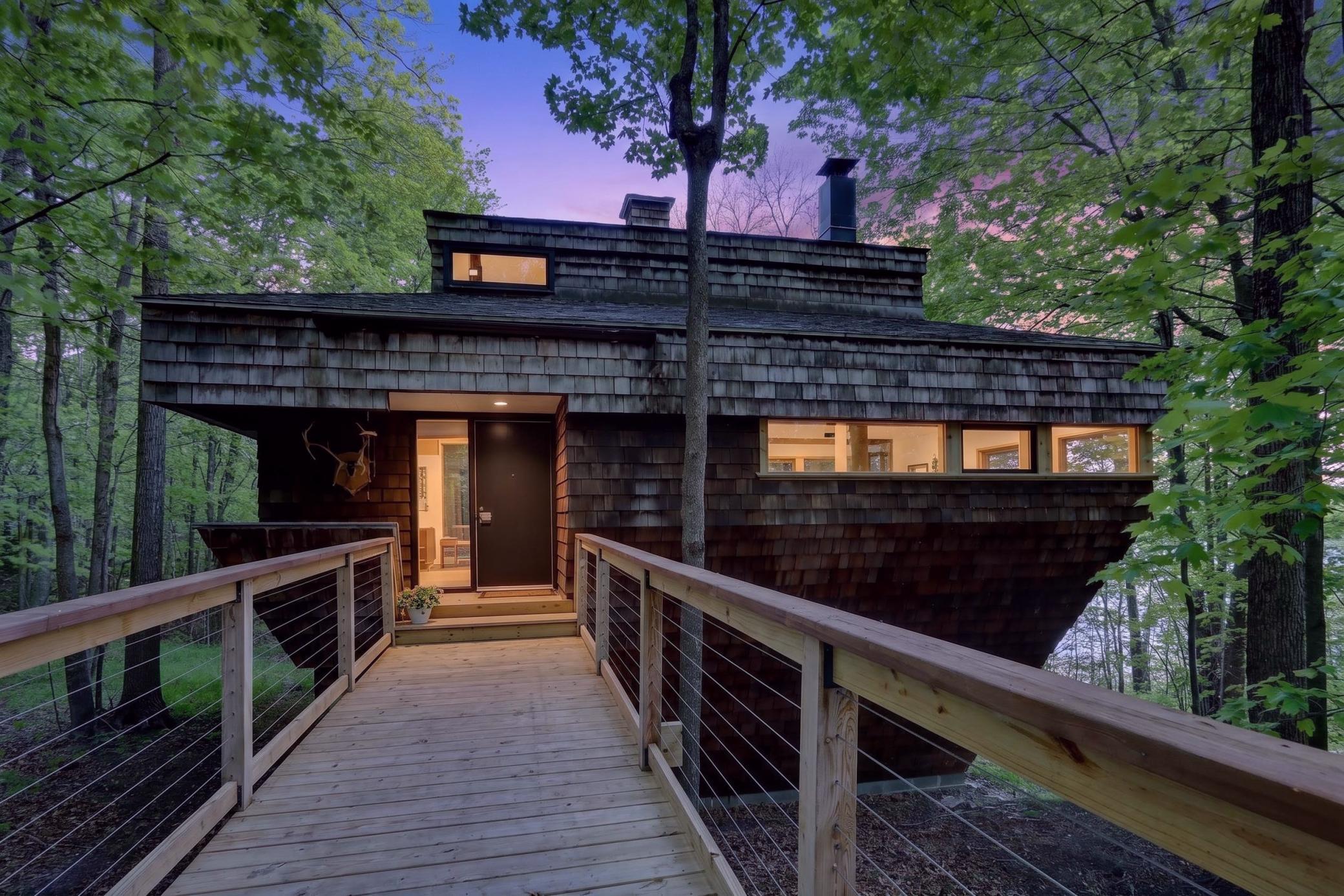 1973 single family home for sale at 30333 Sunny Beach Road in Grand Rapids, MN — 3 bed, 3 bath (photo 2 of 77)