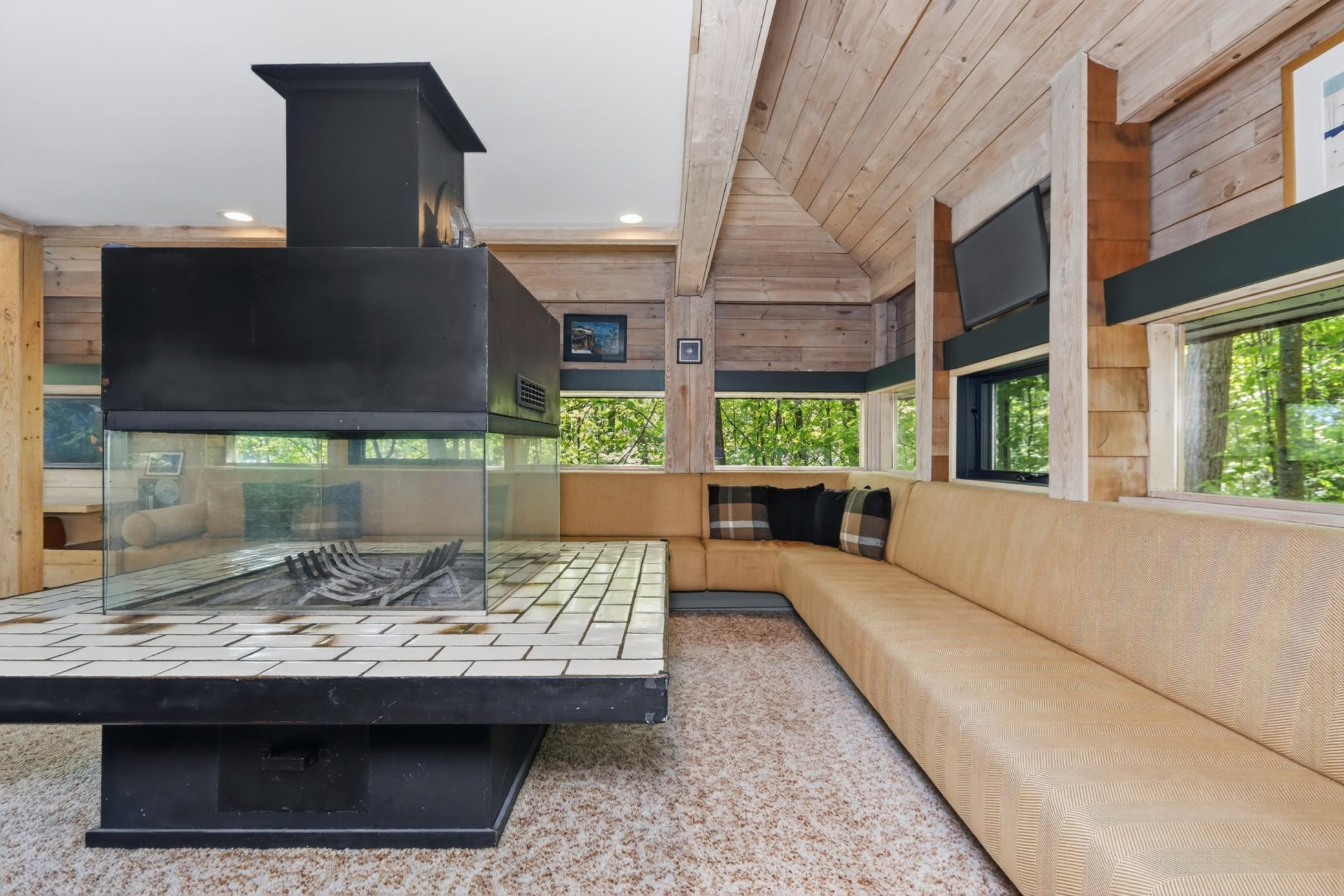 1973 single family home for sale at 30333 Sunny Beach Road in Grand Rapids, MN — 3 bed, 3 bath (photo 16 of 77)