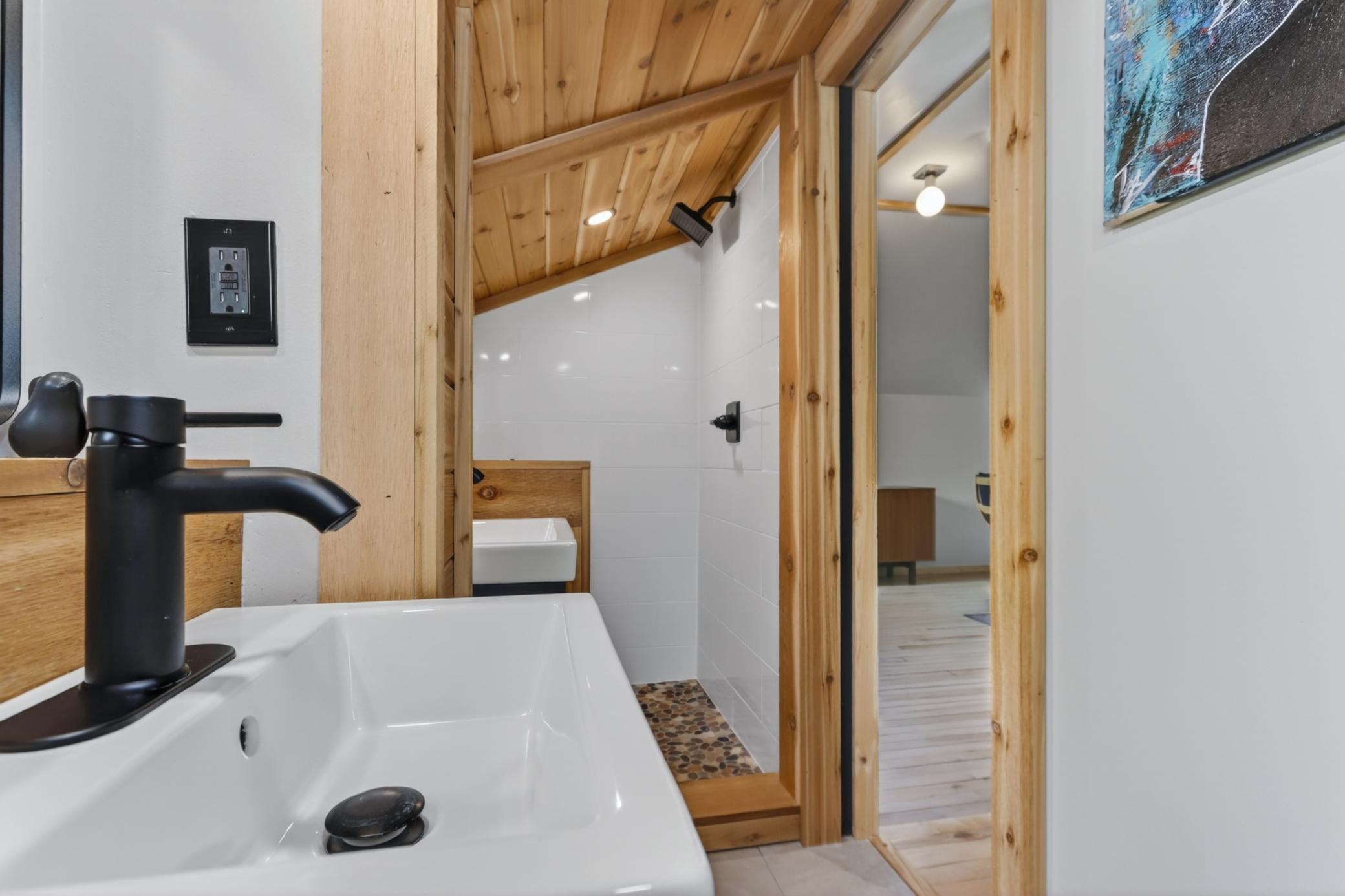 1973 single family home for sale at 30333 Sunny Beach Road in Grand Rapids, MN — 3 bed, 3 bath (photo 42 of 77)