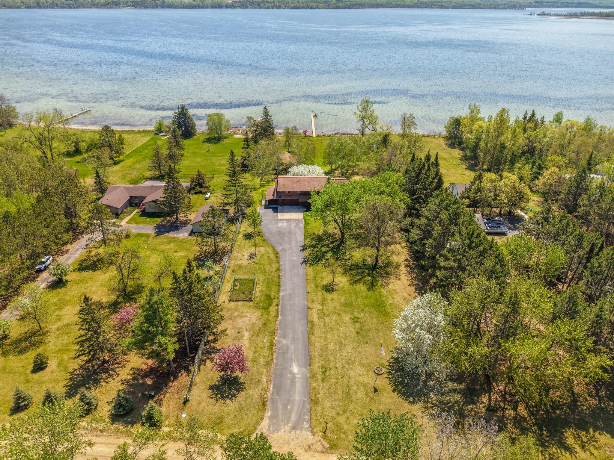 1989 single family home for sale at 20266 Windhill Drive in Bemidji, MN — 5 bed, 4 bath (photo 3 of 135)