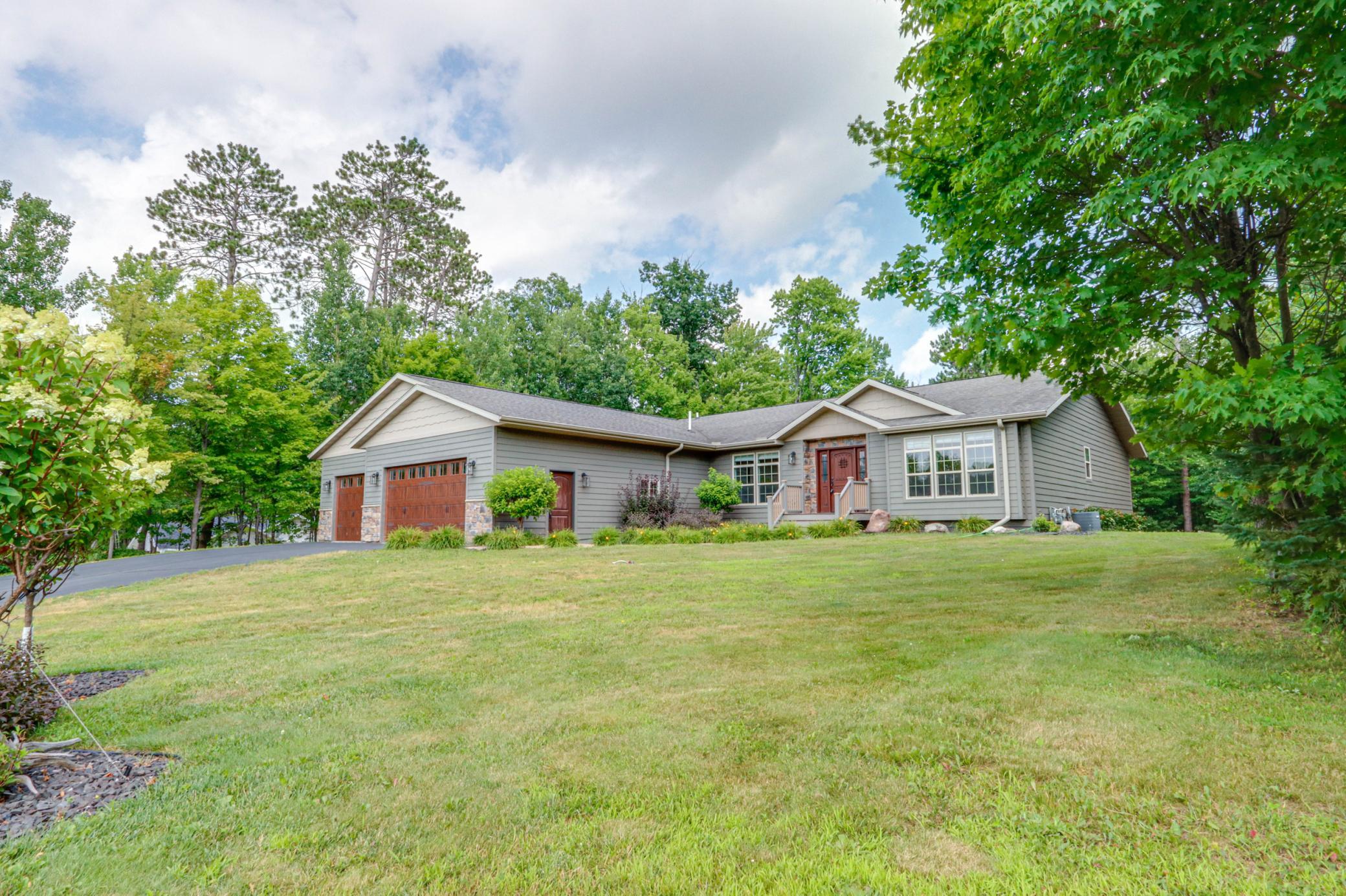 2006 single family home for sale at 1704 Forest Hills Avenue in Grand Rapids, MN — 5 bed, 3 bath (photo 3 of 91)