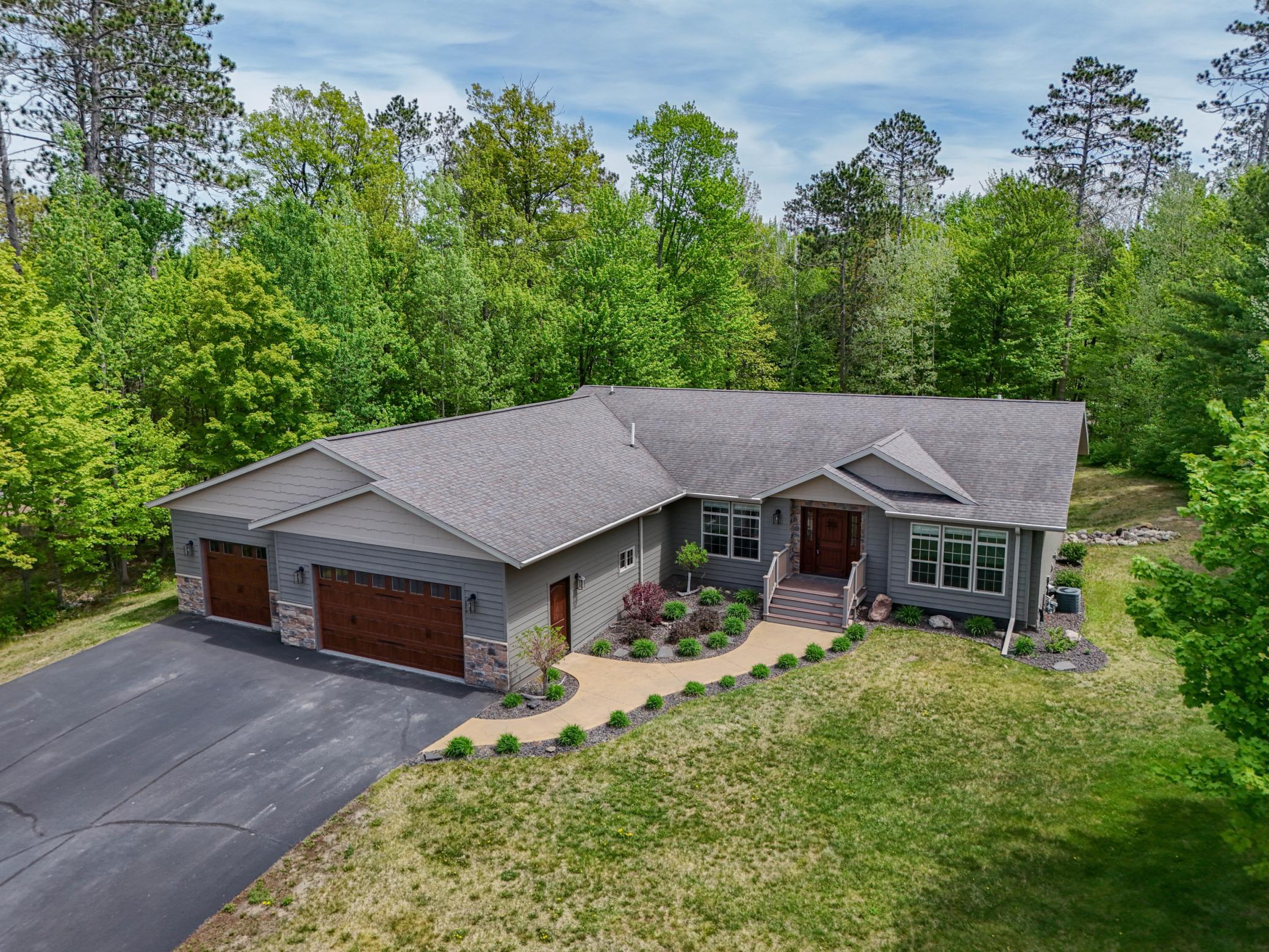 2006 single family home for sale at 1704 Forest Hills Avenue in Grand Rapids, MN — 5 bed, 3 bath (photo 8 of 91)