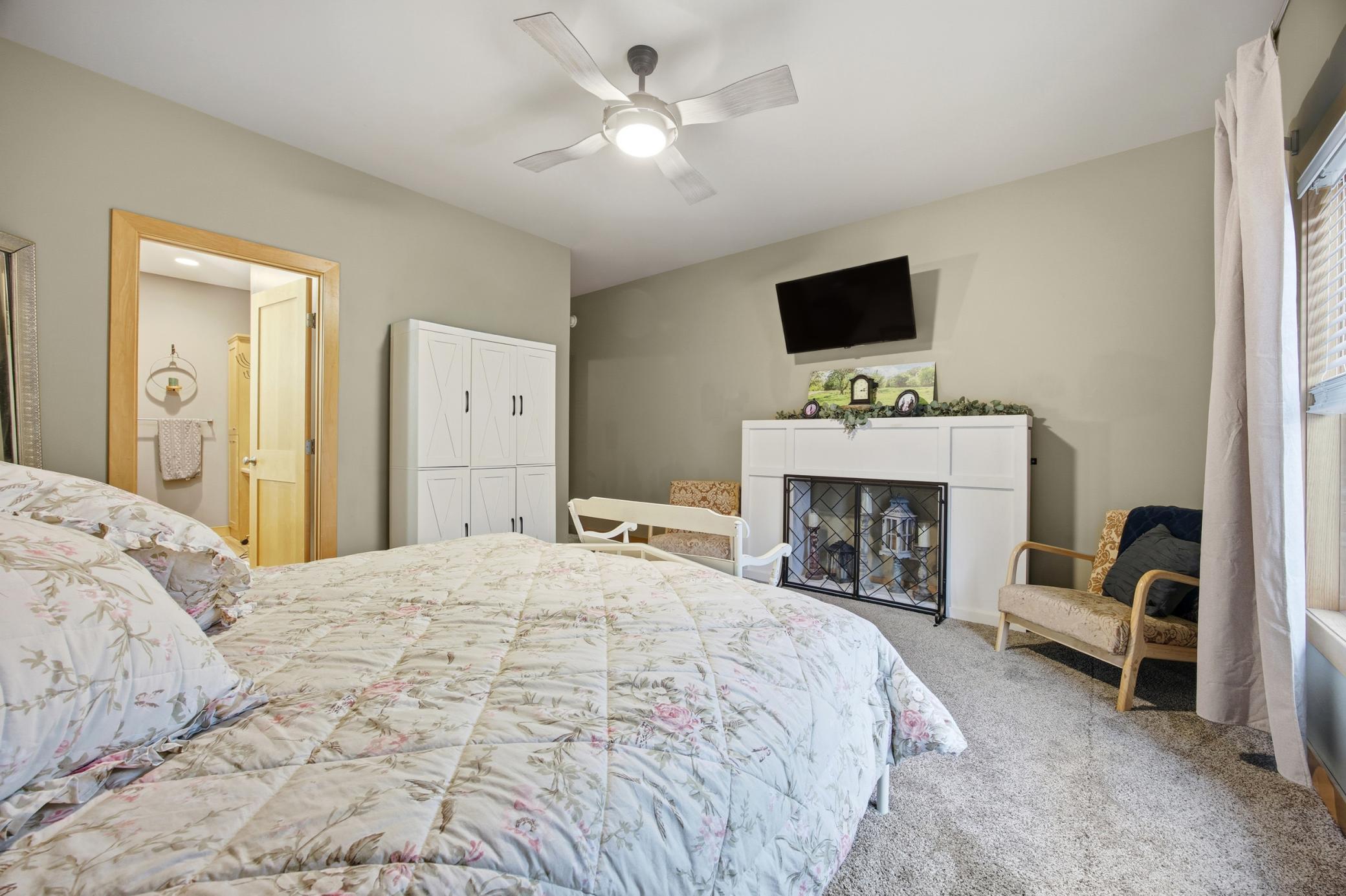 2009 single family home for sale at 3847 43rd Avenue S in Moorhead, MN — 5 bed, 4 bath (photo 18 of 40)