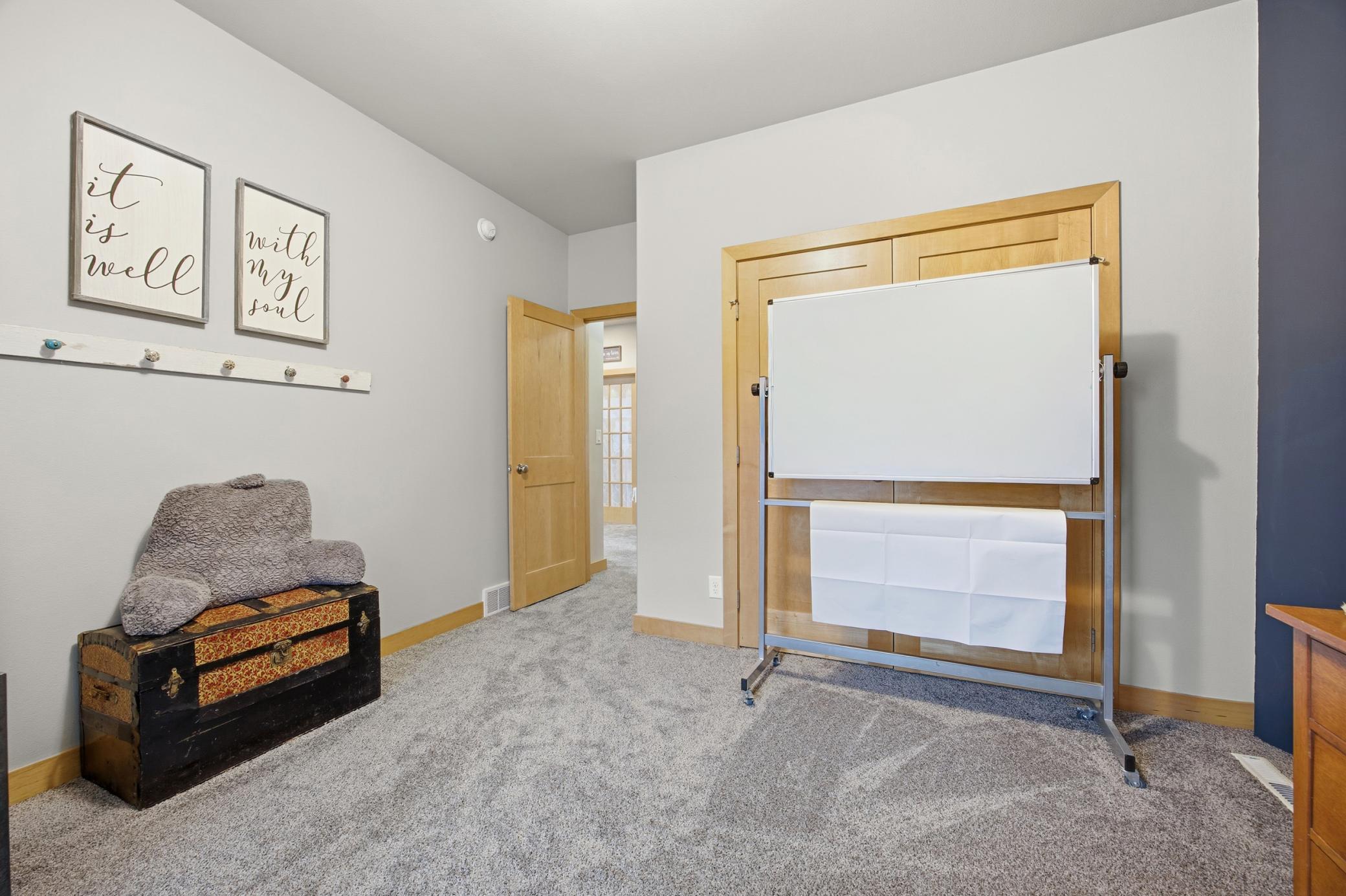 2009 single family home for sale at 3847 43rd Avenue S in Moorhead, MN — 5 bed, 4 bath (photo 25 of 40)