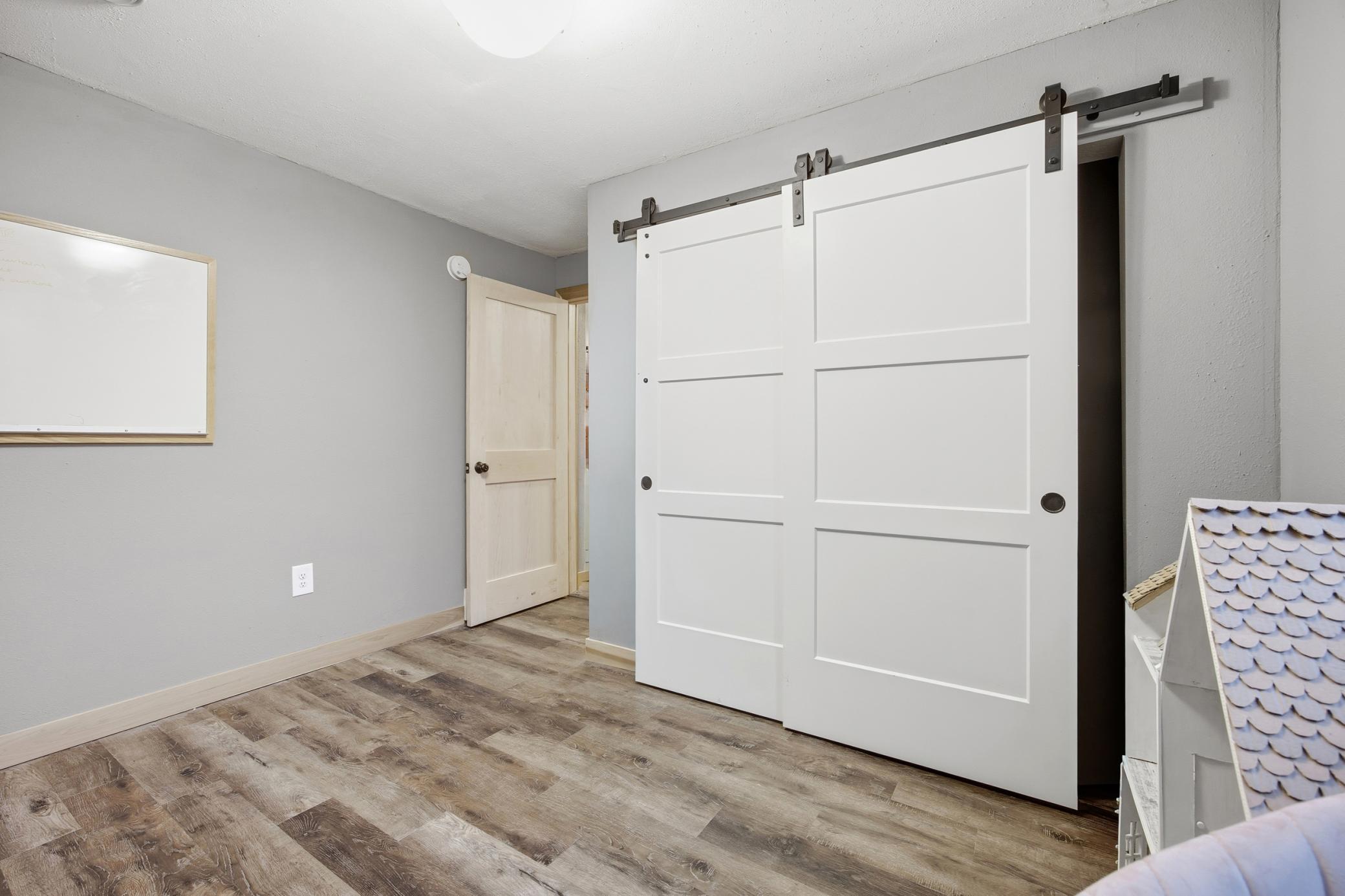 2009 single family home for sale at 3847 43rd Avenue S in Moorhead, MN — 5 bed, 4 bath (photo 35 of 40)