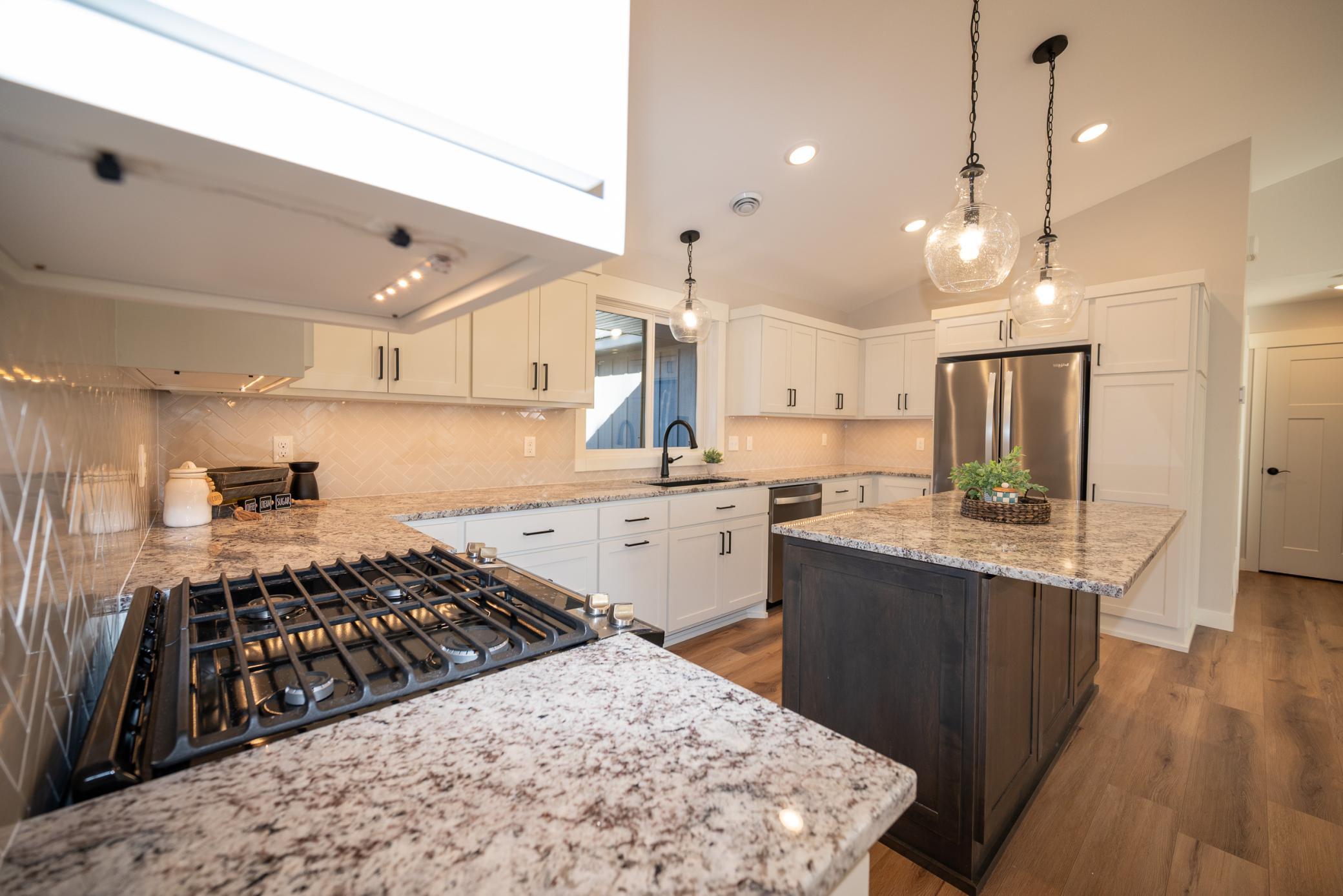 2025 single family home for sale at 7719 Scenic Overlook in Breezy Point, MN — 3 bed, 2 bath (photo 4 of 24)