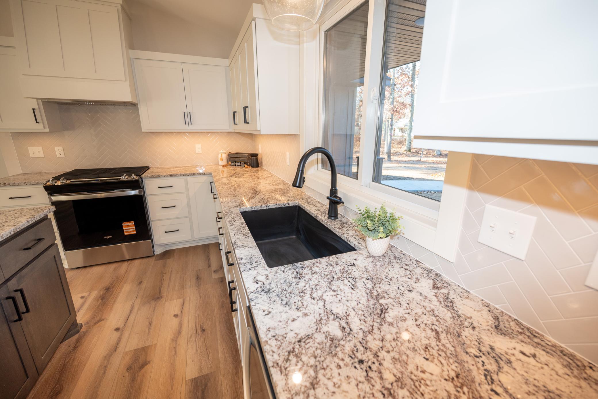 2025 single family home for sale at 7719 Scenic Overlook in Breezy Point, MN — 3 bed, 2 bath (photo 5 of 24)