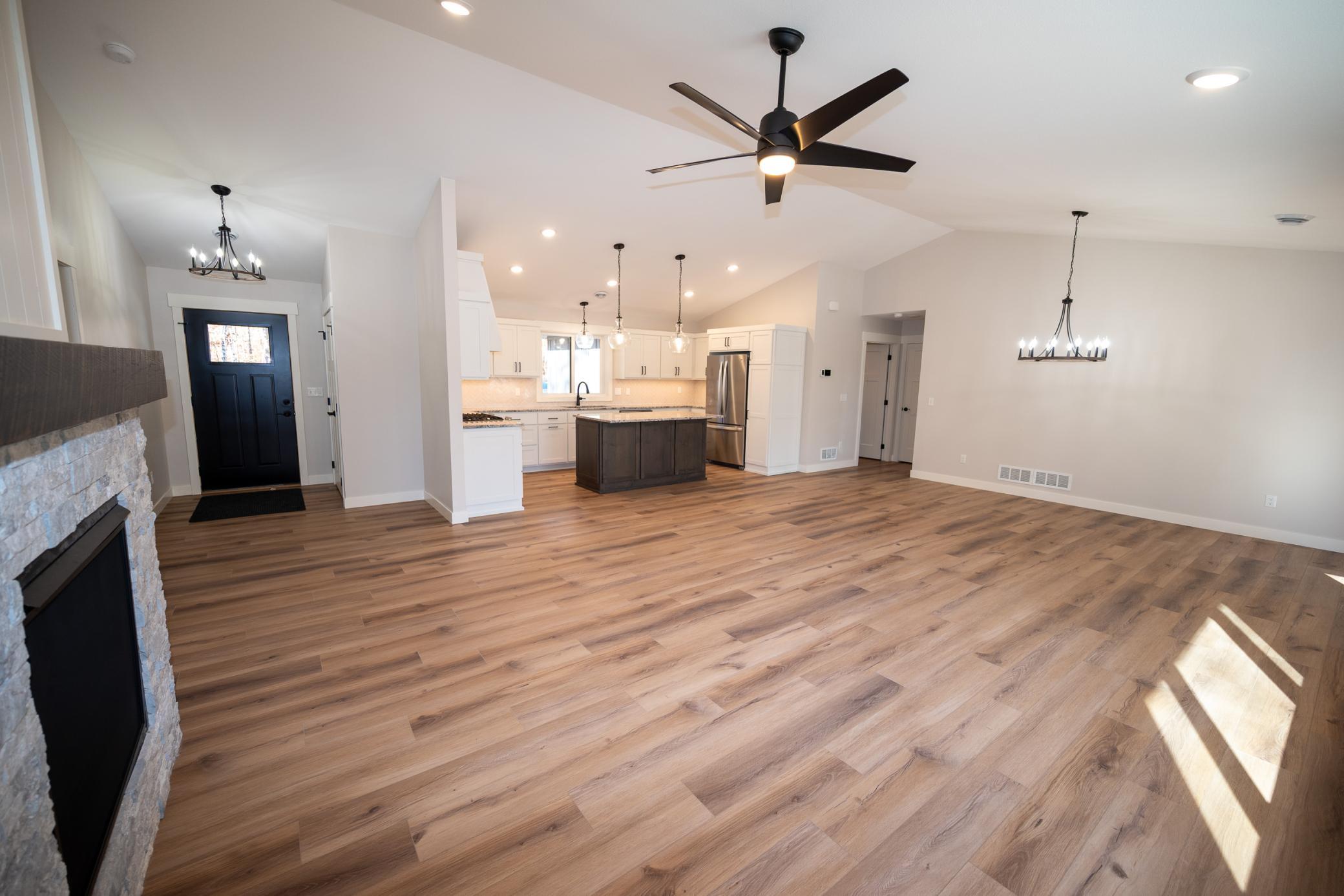 2025 single family home for sale at 7719 Scenic Overlook in Breezy Point, MN — 3 bed, 2 bath (photo 7 of 24)