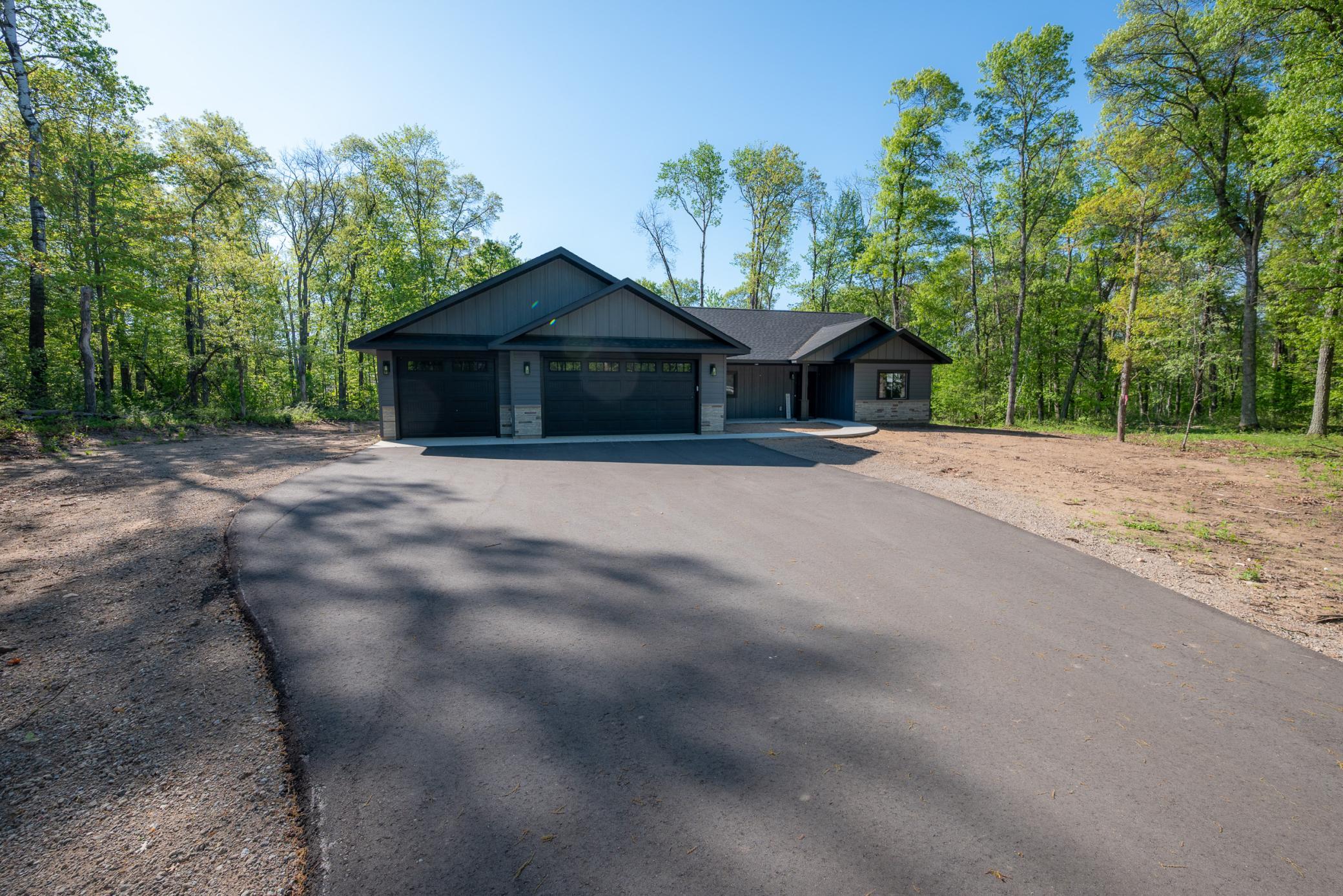 2025 single family home for sale at 7719 Scenic Overlook in Breezy Point, MN — 3 bed, 2 bath (photo 21 of 24)