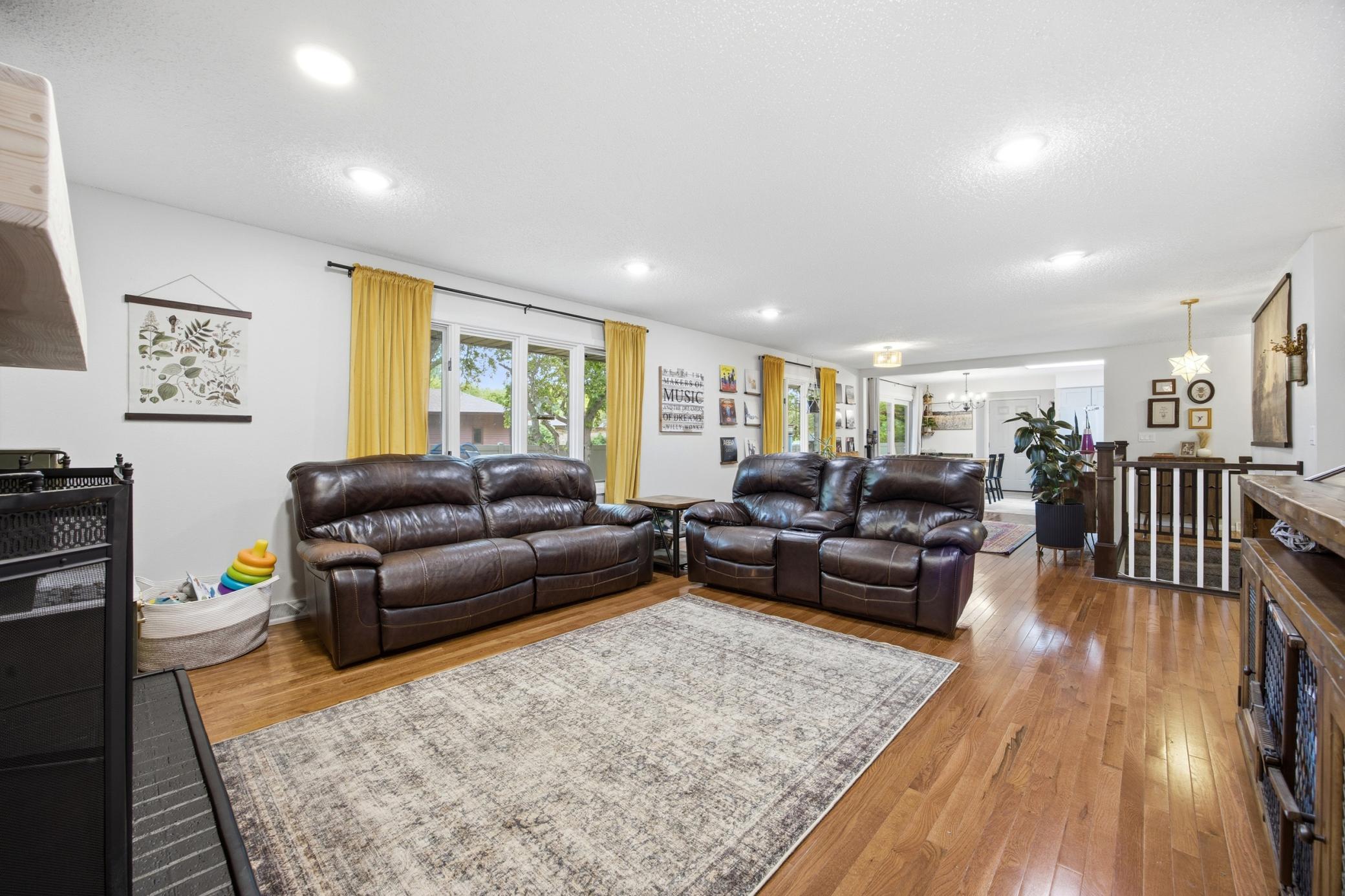 1977 single family home for sale at 3514 Riverview Circle in Moorhead, MN — 5 bed, 3 bath (photo 12 of 42)