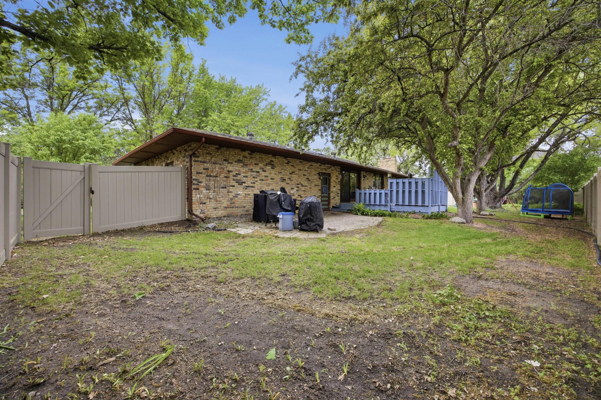 1977 single family home for sale at 3514 Riverview Circle in Moorhead, MN — 5 bed, 3 bath (photo 28 of 42)