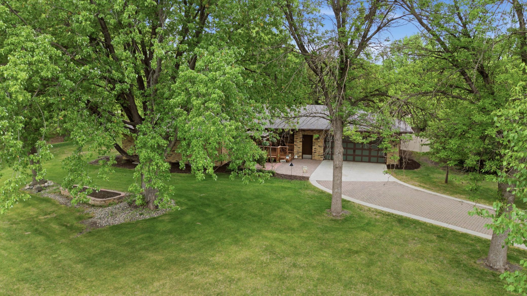 1977 single family home for sale at 3514 Riverview Circle in Moorhead, MN — 5 bed, 3 bath (photo 31 of 42)