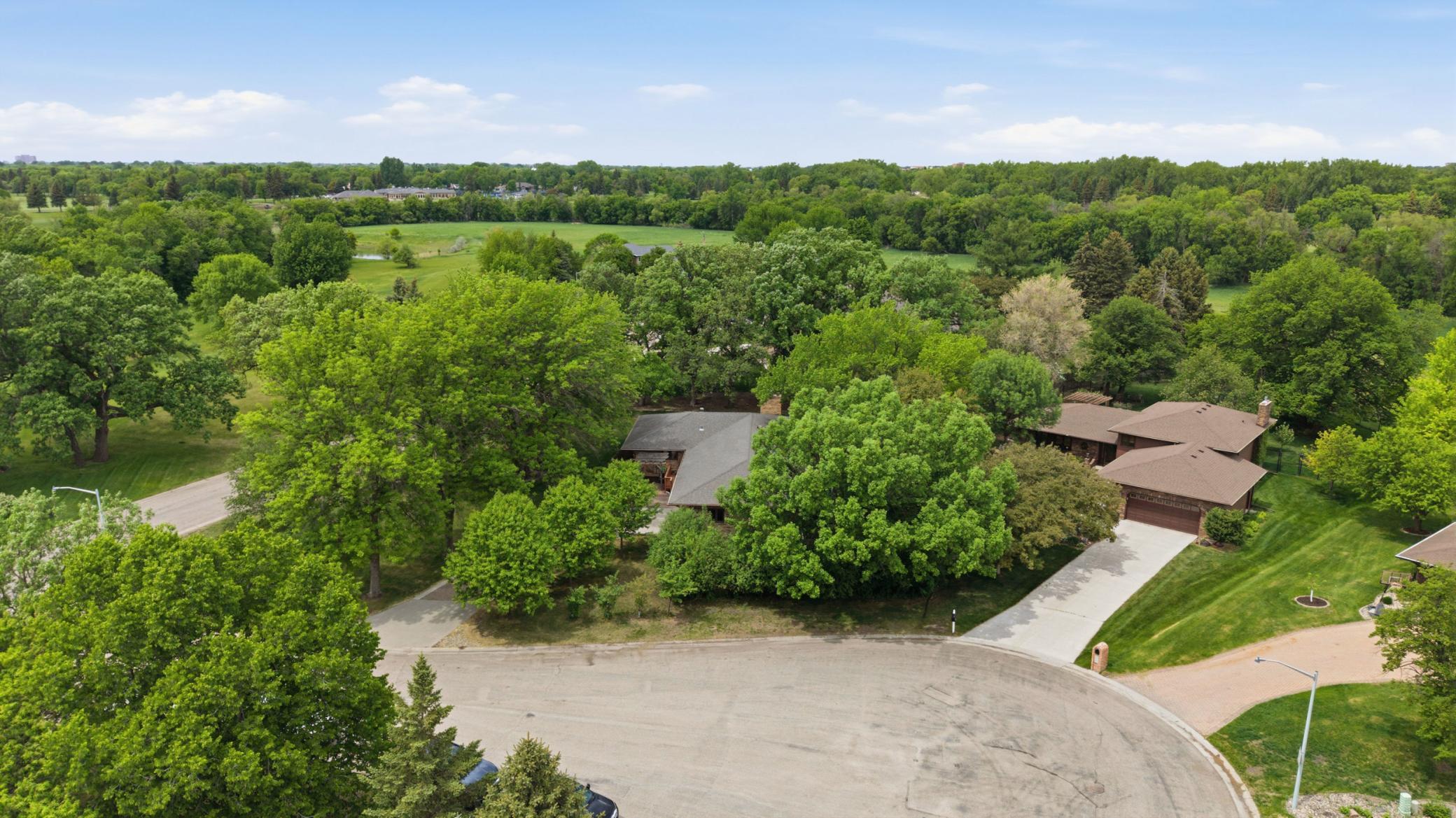 1977 single family home for sale at 3514 Riverview Circle in Moorhead, MN — 5 bed, 3 bath (photo 33 of 42)