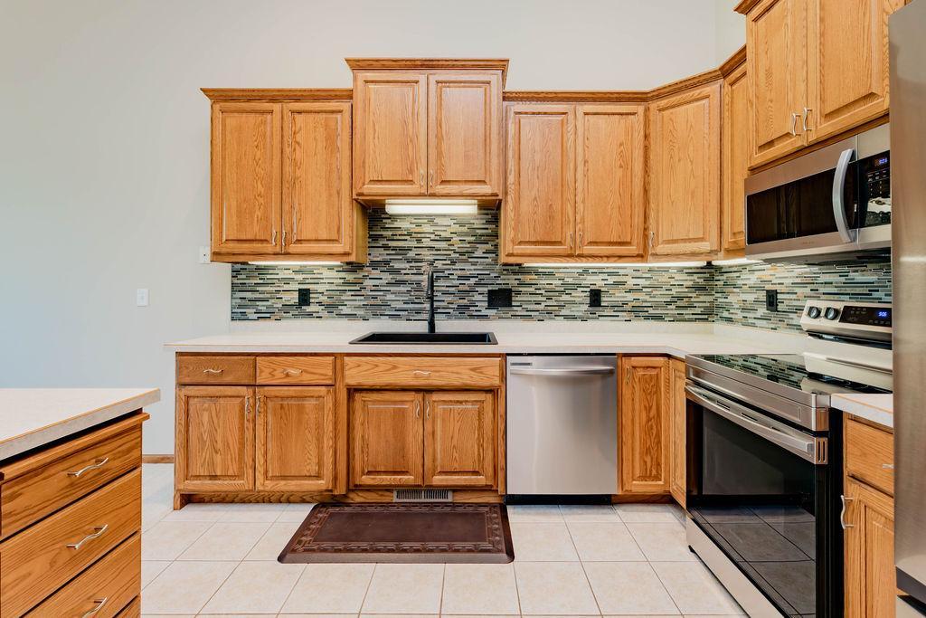 3220 40th Avenue S, Unit D, Fargo ND 58104 - Photo 12 of 43