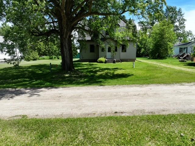 1910 single family home for sale at 350 3rd Avenue in Roosevelt, MN — 4 bed, 1 bath (photo 2 of 24)
