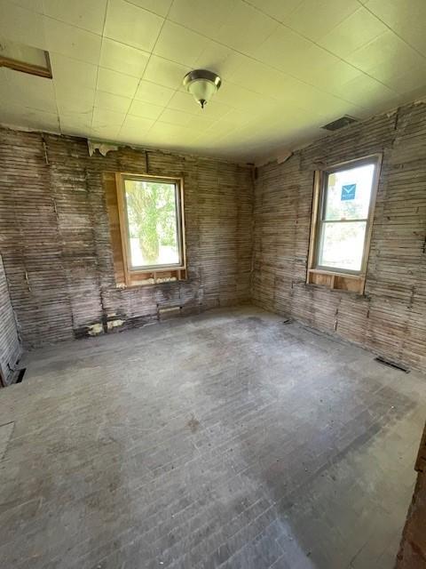 1910 single family home for sale at 350 3rd Avenue in Roosevelt, MN — 4 bed, 1 bath (photo 16 of 24)