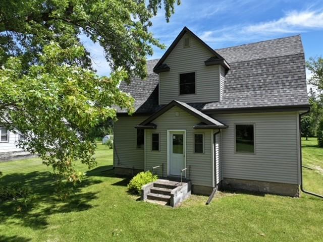 1910 single family home for sale at 350 3rd Avenue in Roosevelt, MN — 4 bed, 1 bath (photo 3 of 24)