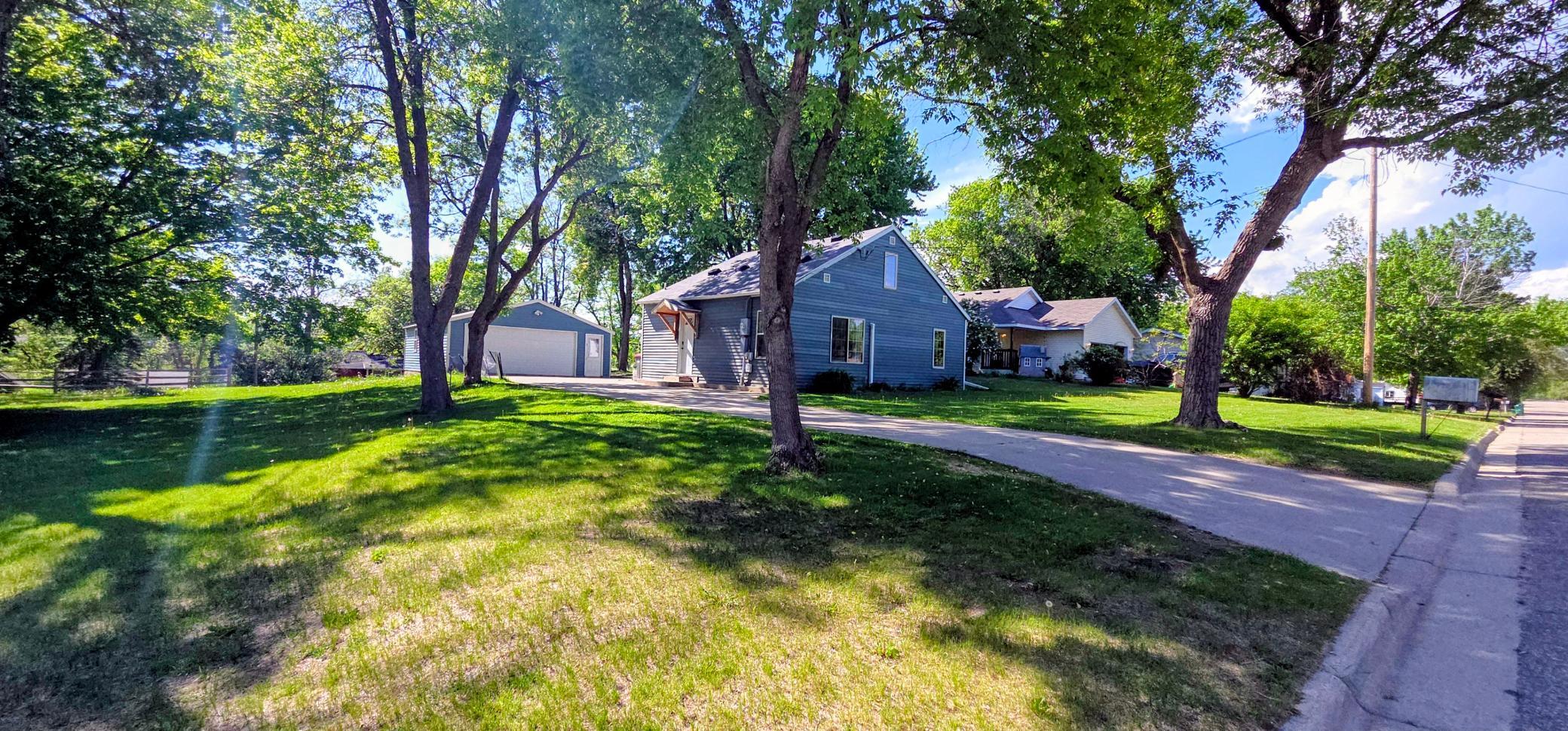 902 Quincy Street, Alexandria MN 56308 - Photo 3 of 30