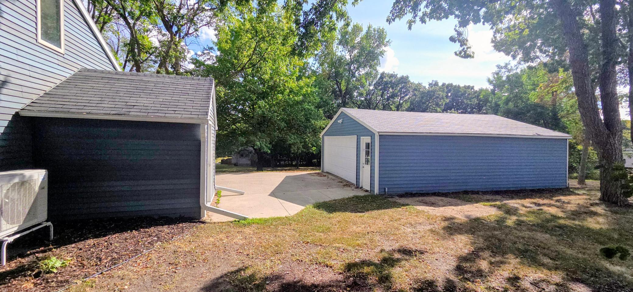 1920 single family home for sale at 902 Quincy Street in Alexandria, MN — 3 bed, 1 bath (photo 24 of 40)