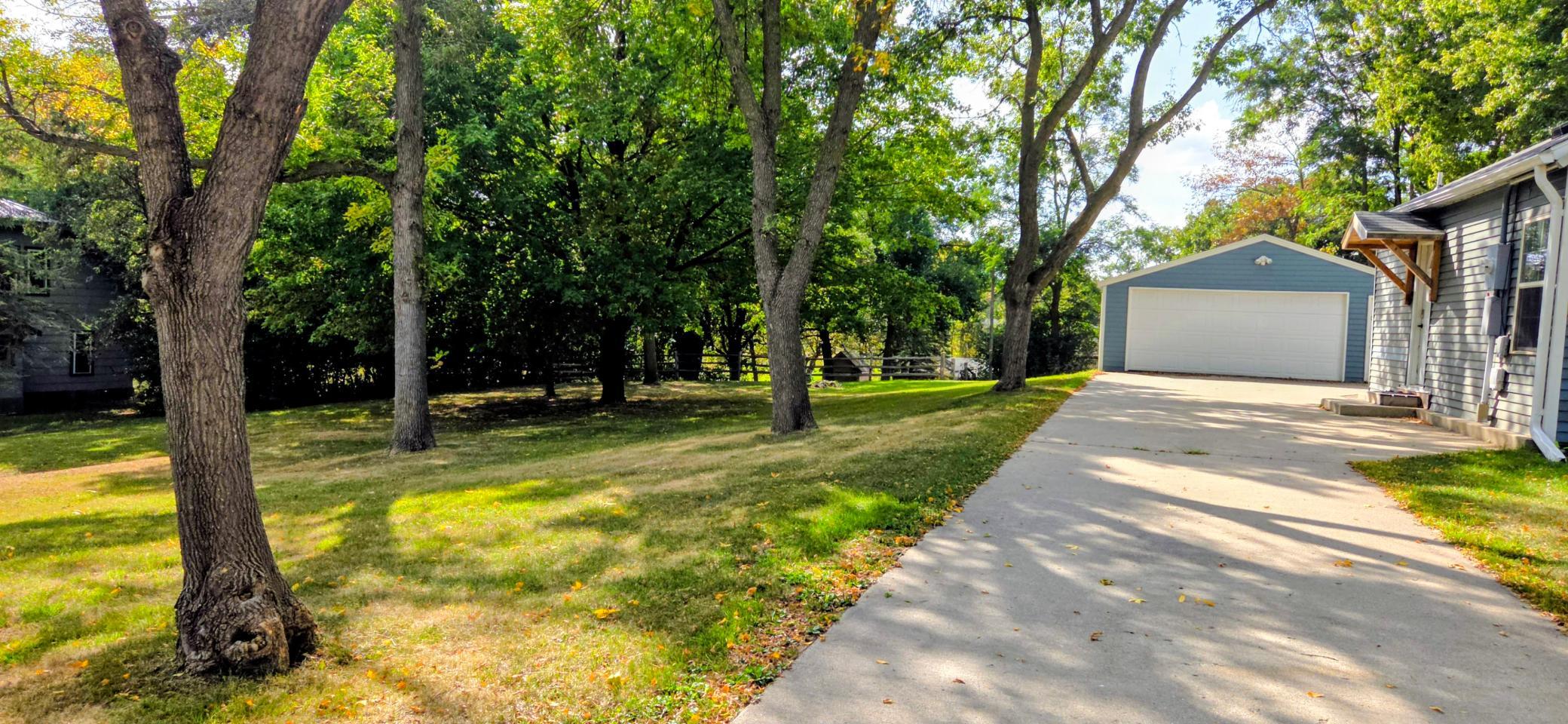 1920 single family home for sale at 902 Quincy Street in Alexandria, MN — 3 bed, 1 bath (photo 29 of 40)