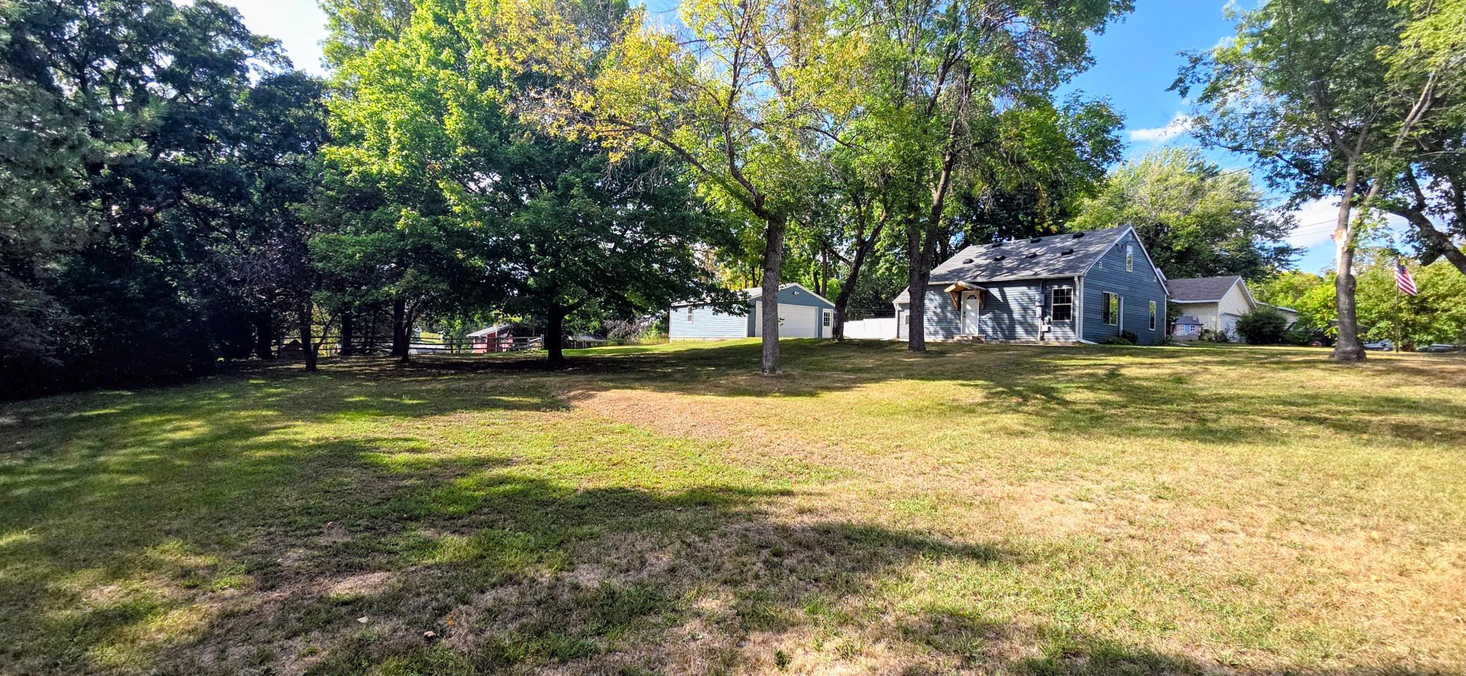 1920 single family home for sale at 902 Quincy Street in Alexandria, MN — 3 bed, 1 bath (photo 37 of 40)