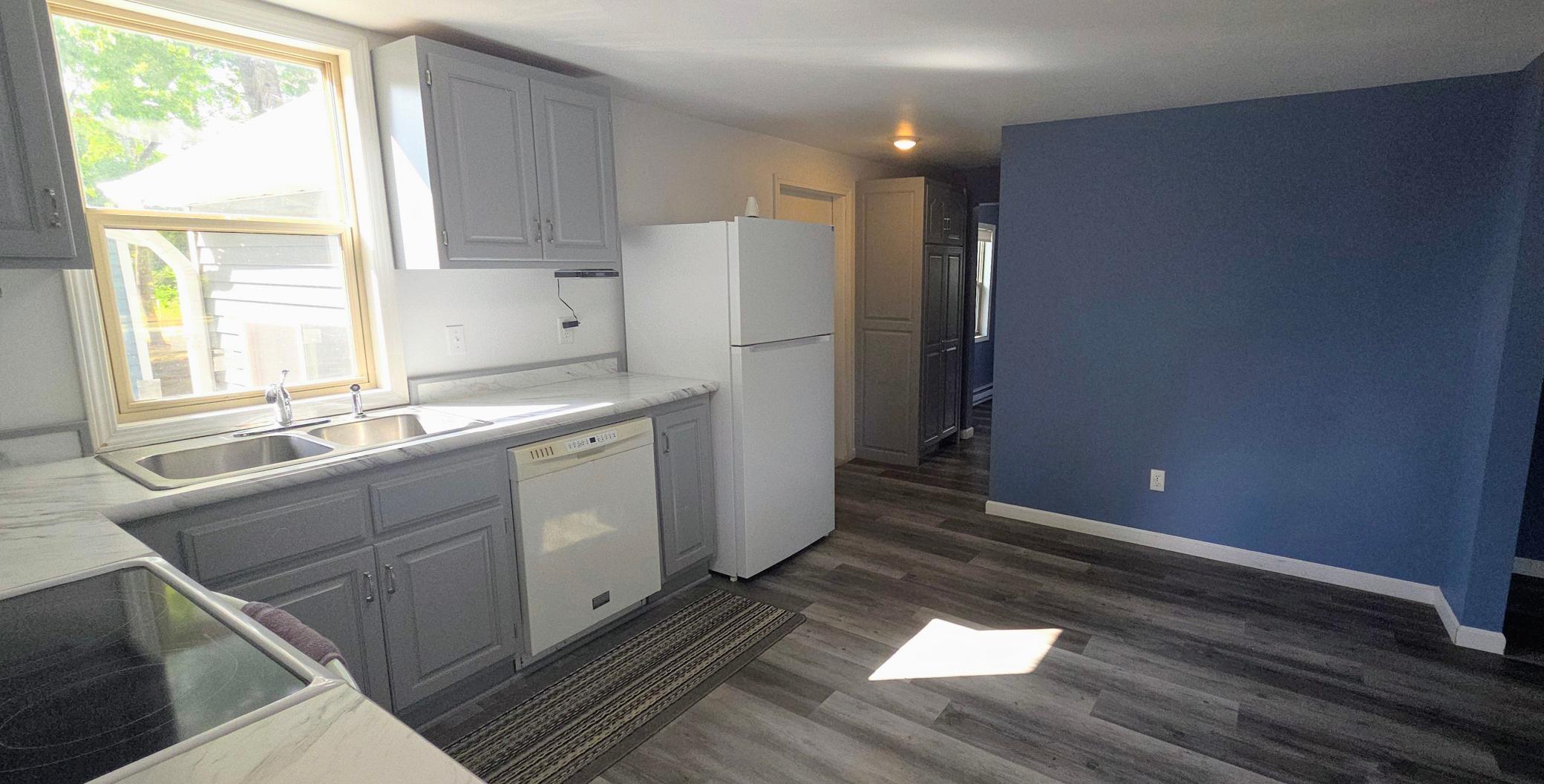 1920 single family home for sale at 902 Quincy Street in Alexandria, MN — 3 bed, 1 bath (photo 8 of 40)