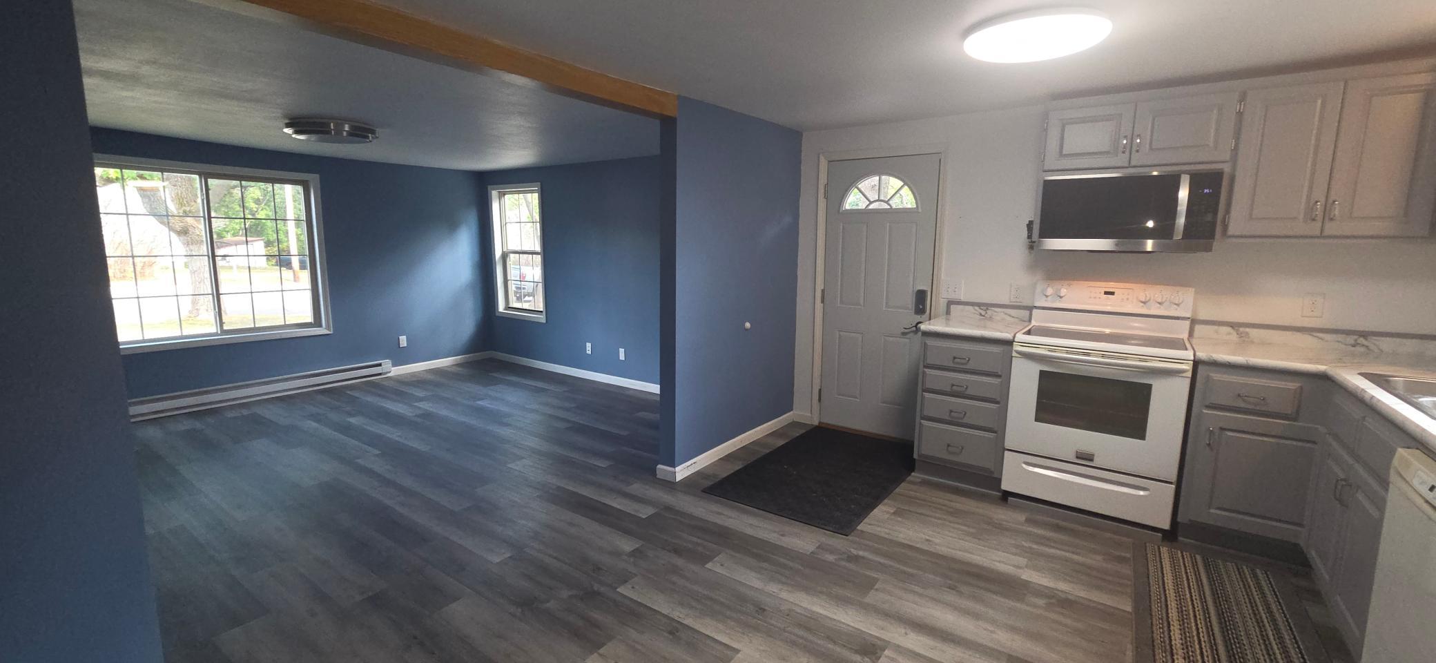 1920 single family home for sale at 902 Quincy Street in Alexandria, MN — 3 bed, 1 bath (photo 9 of 40)