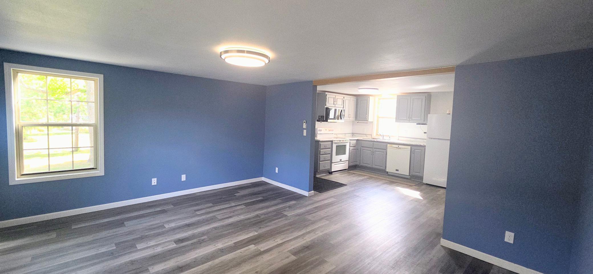 1920 single family home for sale at 902 Quincy Street in Alexandria, MN — 3 bed, 1 bath (photo 10 of 40)