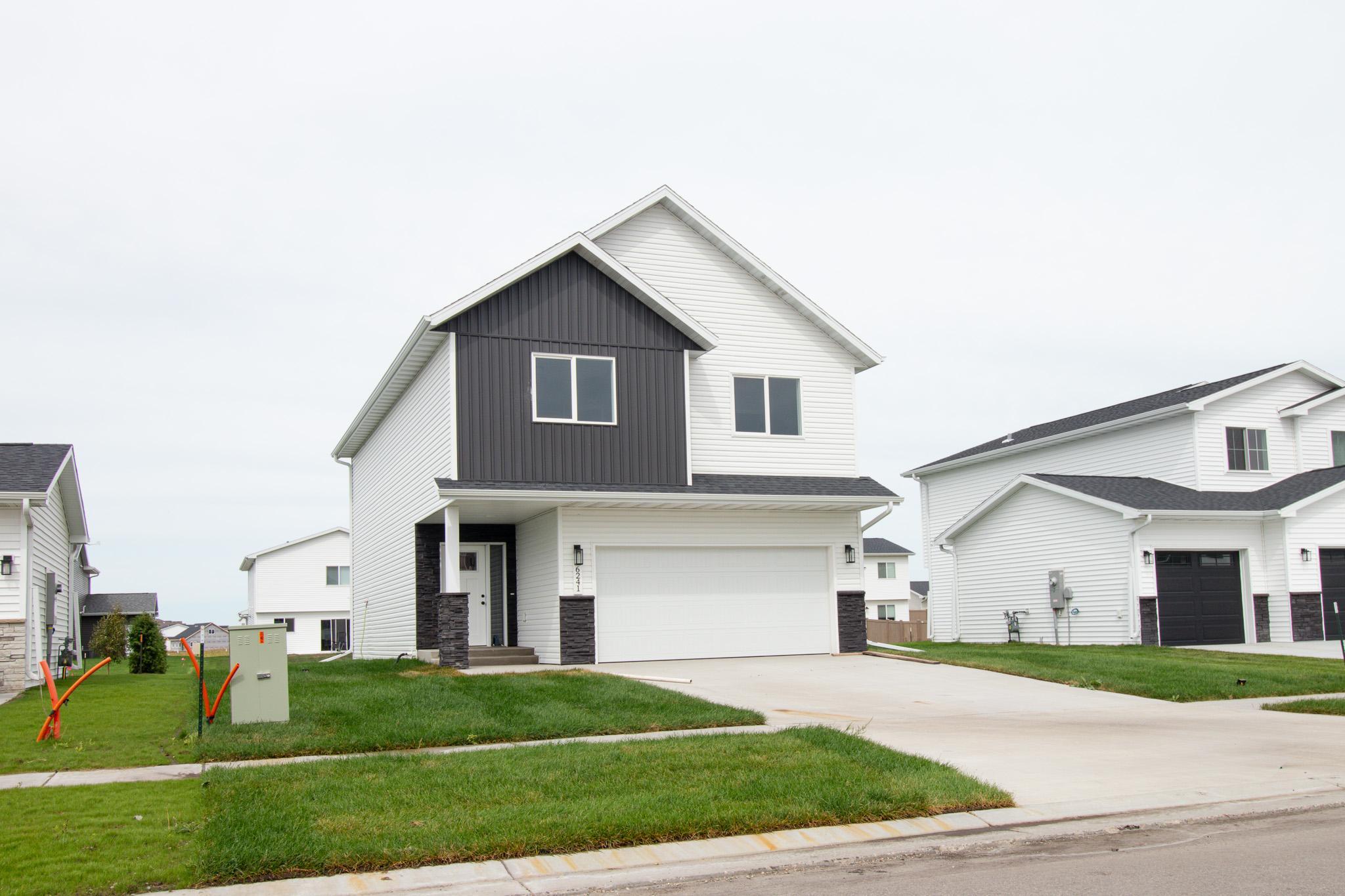 2026 single family home for sale at 6241 86th Avenue S in Horace, ND — 3 bed, 2 bath (photo 2 of 21)