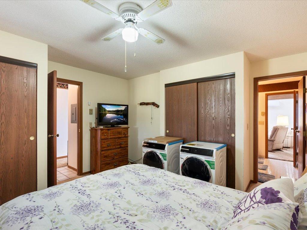 1987 condo for sale at 10490 US Highway 169, Unit 309 in Garrison, MN — 1 bed, 1 bath (photo 7 of 11)