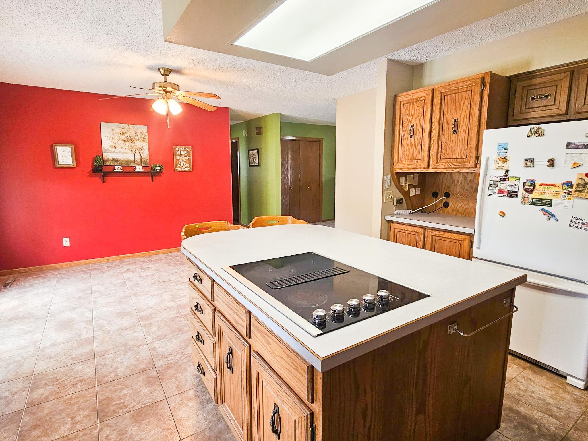 1977 single family home for sale at 116 Nora Street E in Thief River Falls, MN — 3 bed, 2 bath (photo 12 of 42)
