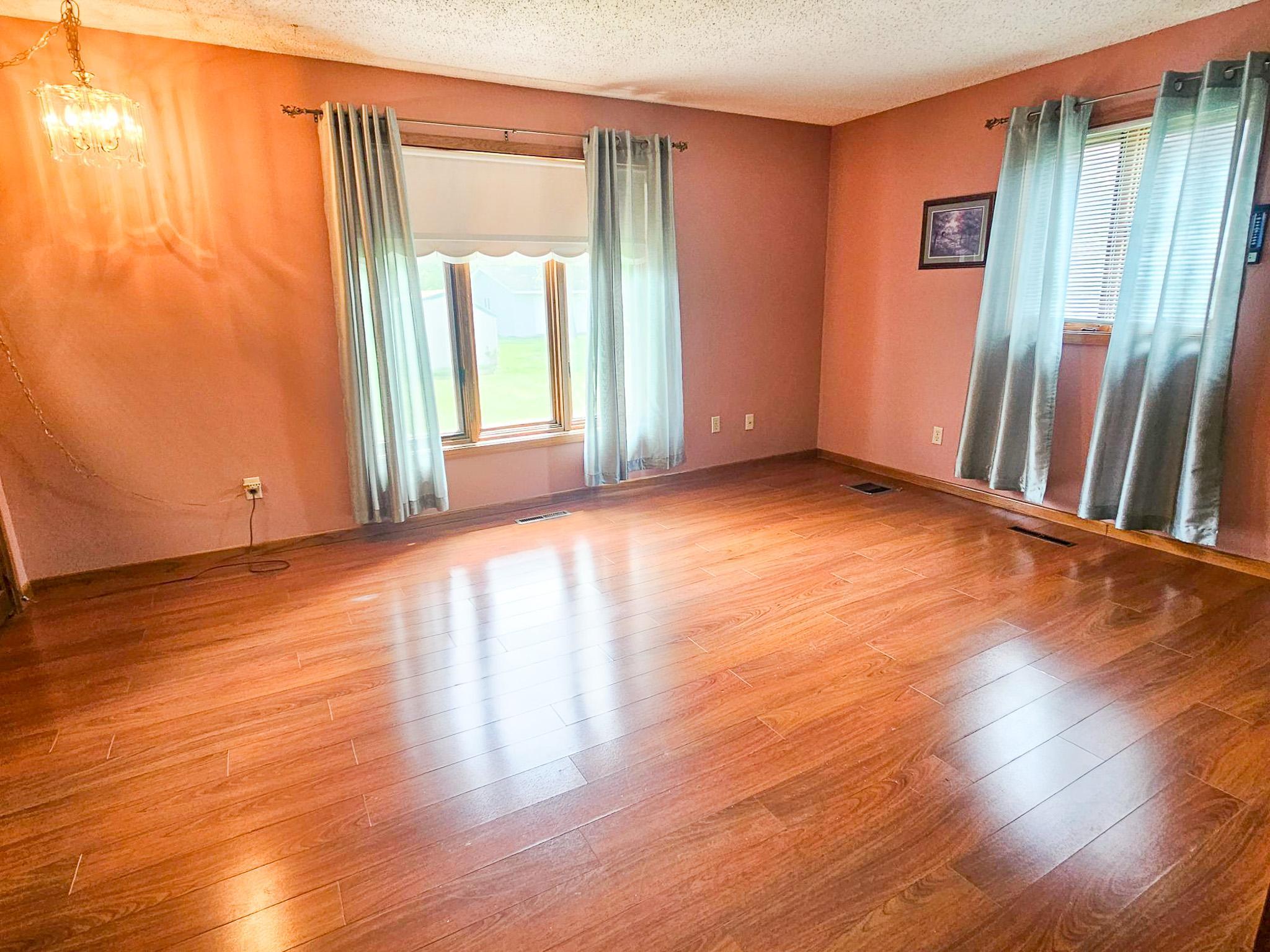 1977 single family home for sale at 116 Nora Street E in Thief River Falls, MN — 3 bed, 2 bath (photo 13 of 42)