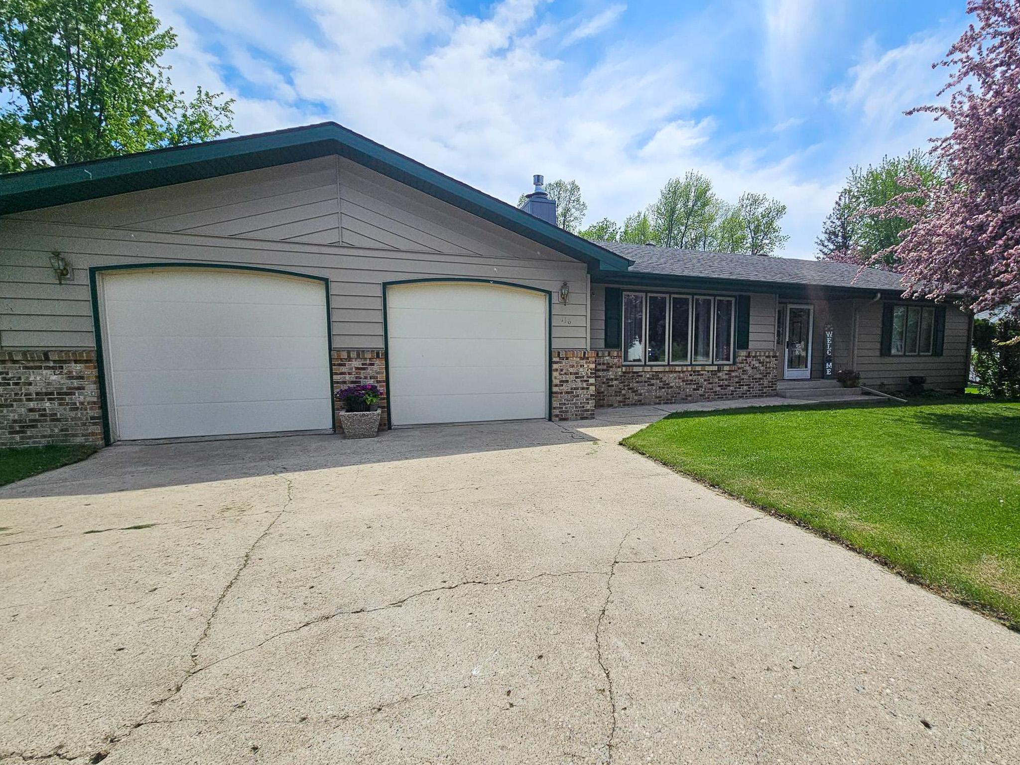 1977 single family home for sale at 116 Nora Street E in Thief River Falls, MN — 3 bed, 2 bath (photo 38 of 42)