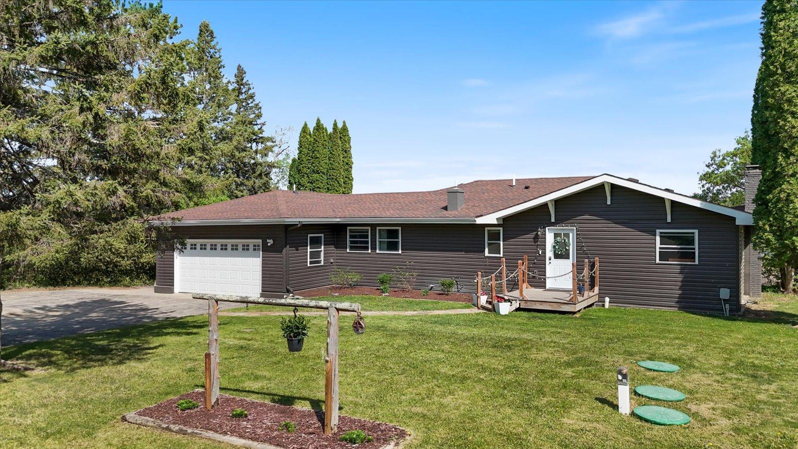1975 single family home for sale at 42315 County Road 117 in Cohasset, MN — 3 bed, 2 bath (photo 2 of 48)