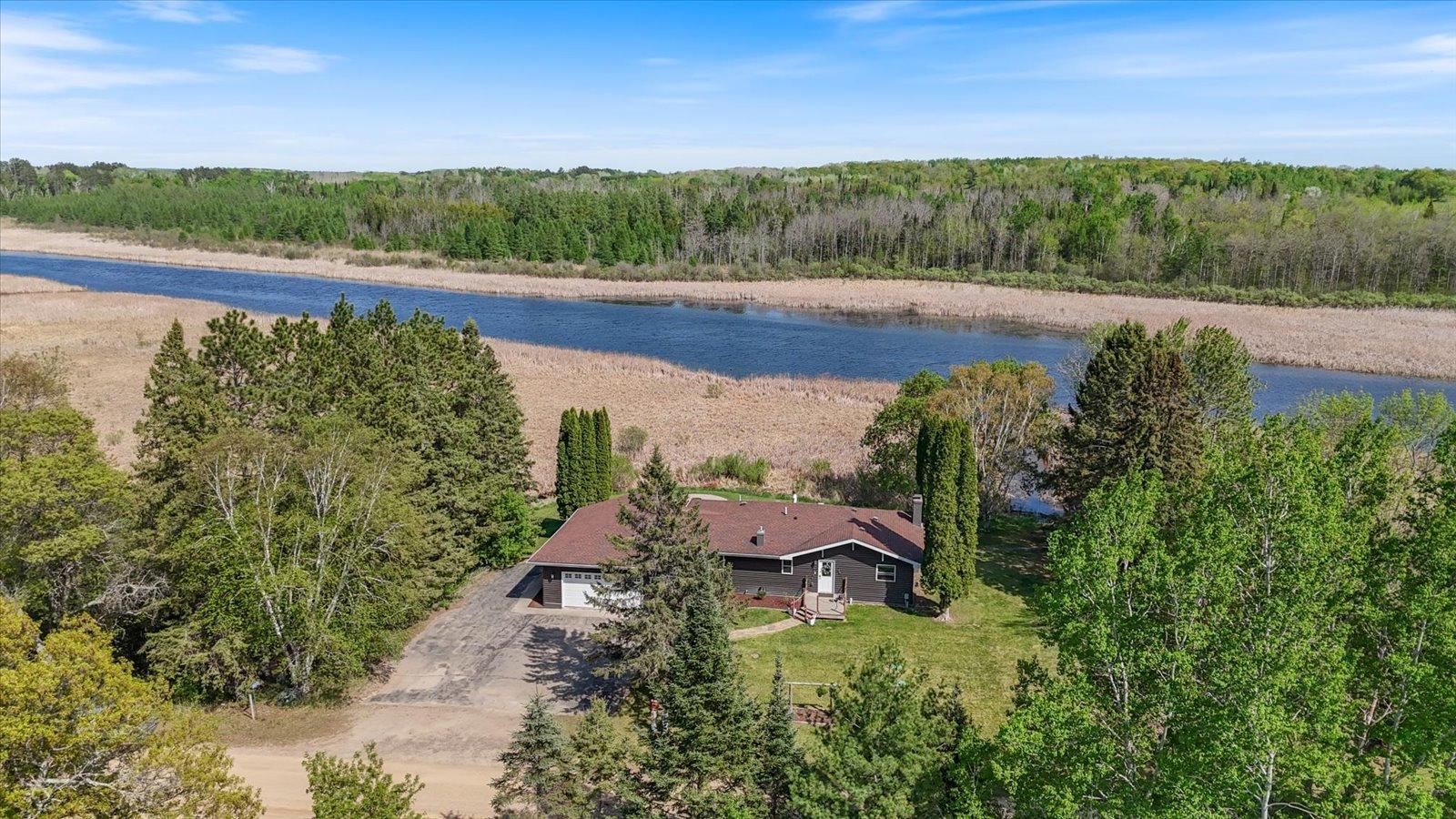 1975 single family home for sale at 42315 County Road 117 in Cohasset, MN — 3 bed, 2 bath (photo 4 of 48)