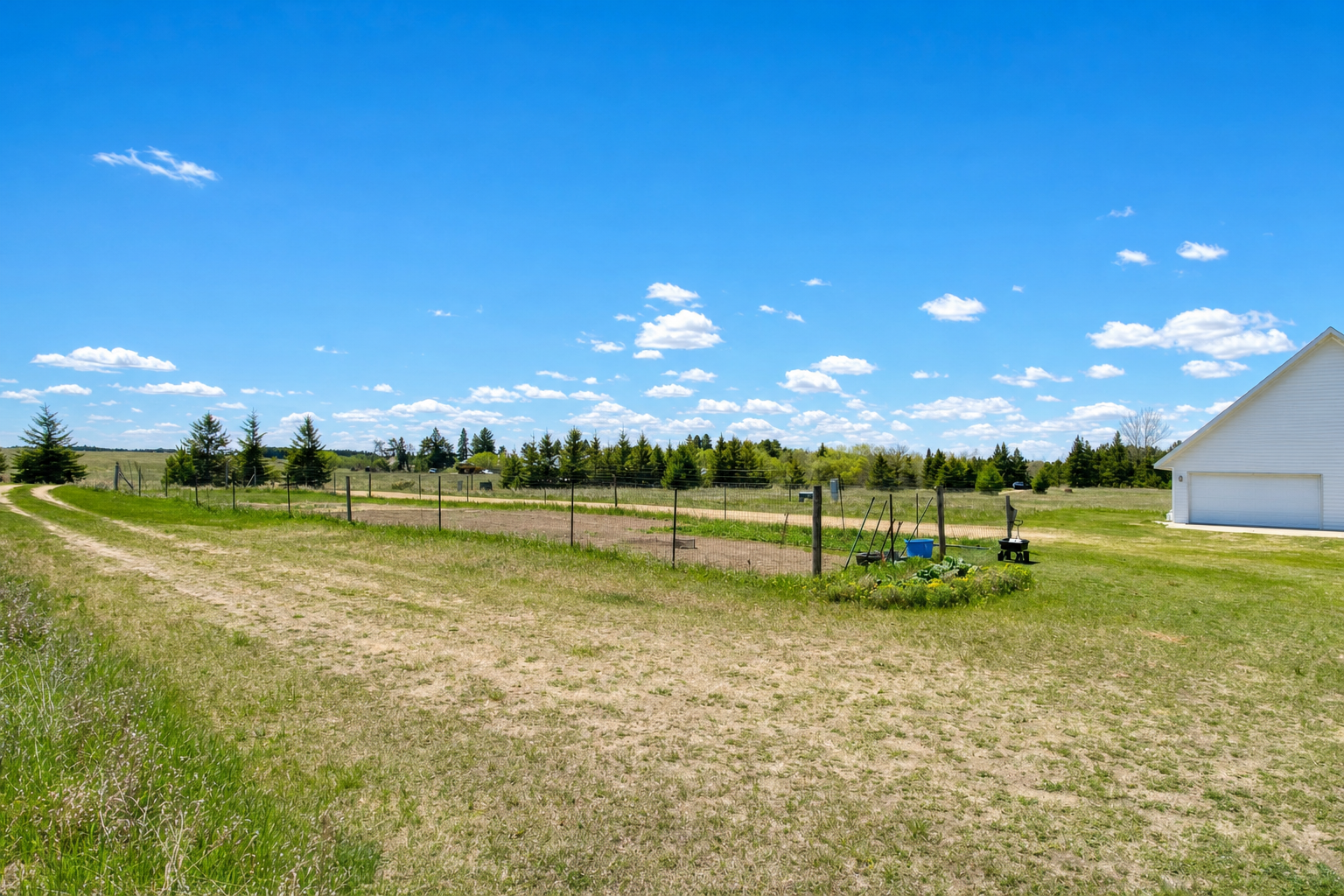2008 single family home for sale at 18280 County 11 in Park Rapids, MN — 4 bed, 4 bath (photo 7 of 57)
