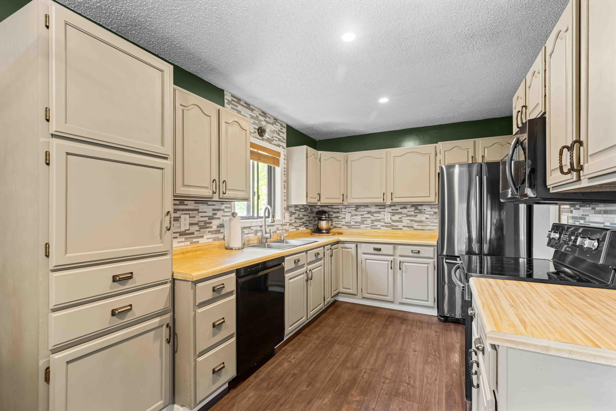 2954 Heatherwood Circle S, Moorhead MN 56560 - Photo 18 of 46